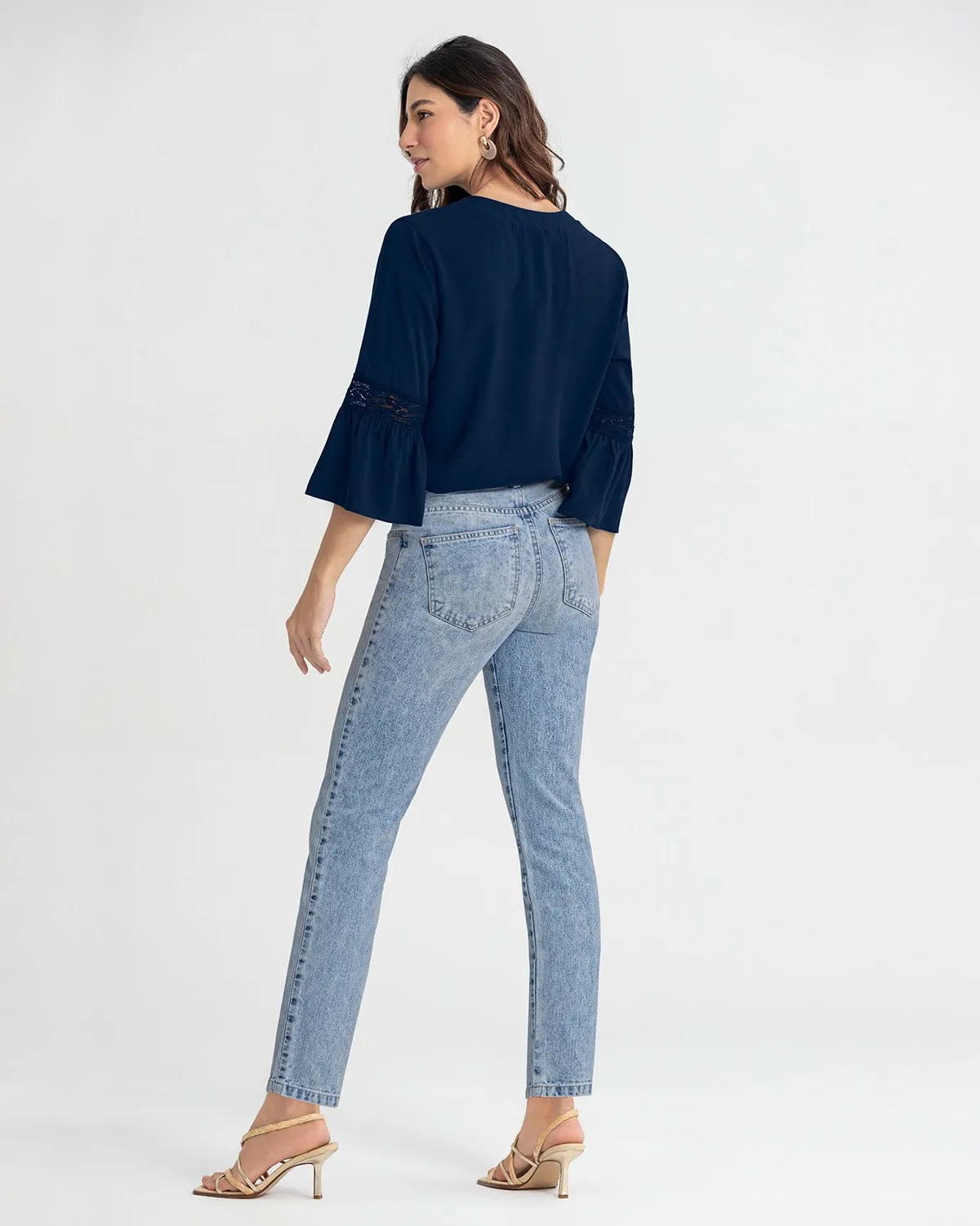 Blusa con volumen en mangas
