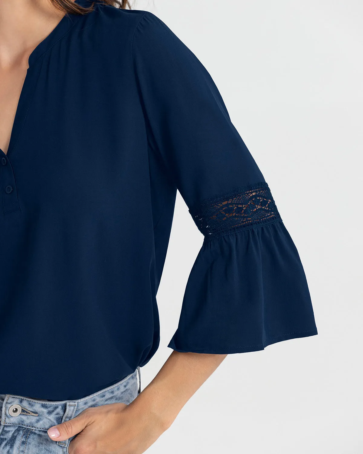 Blusa con volumen en mangas