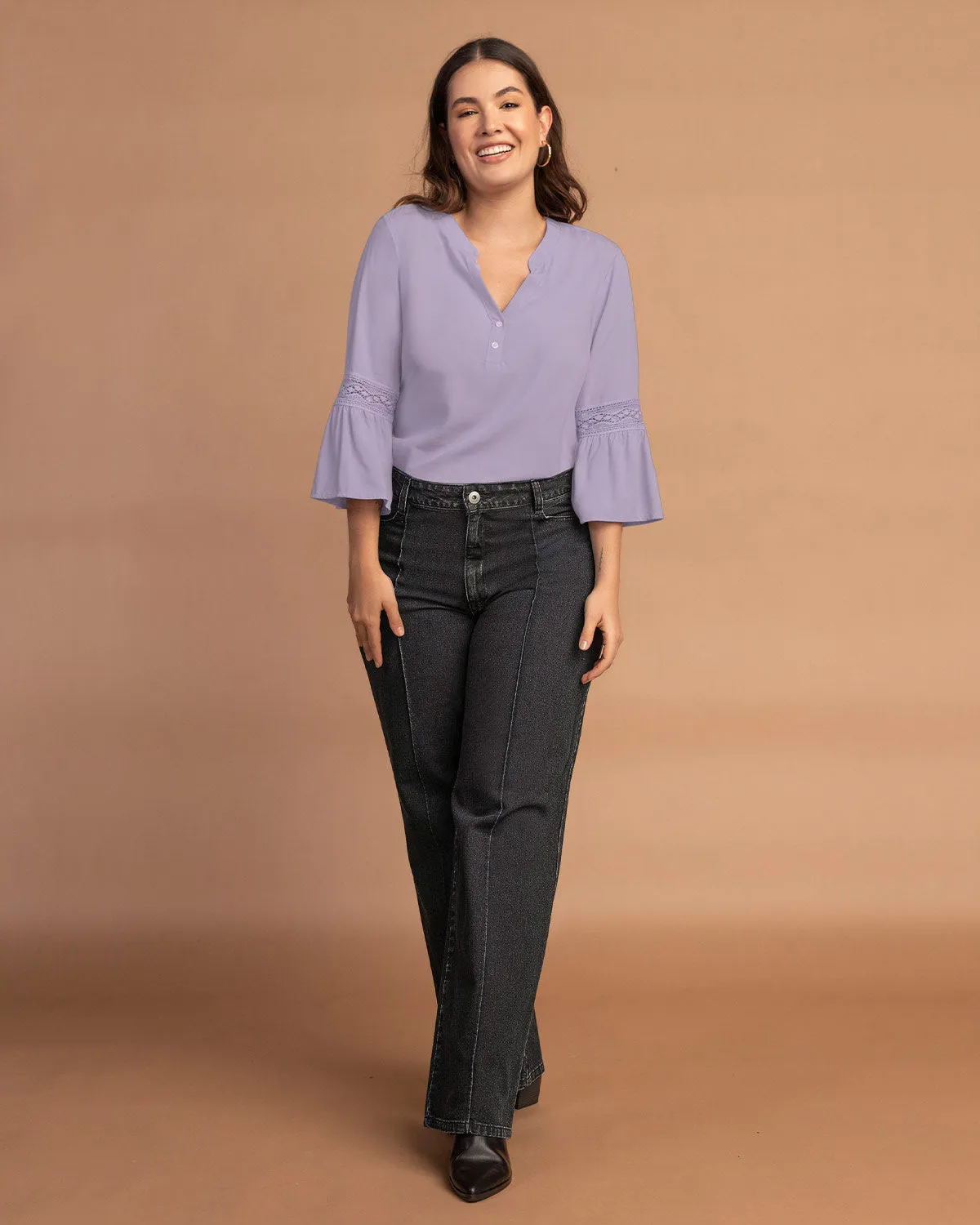 Blusa con volumen en mangas