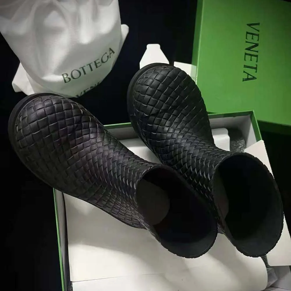 BOTTEGA VENETA BOTíN BOMBERO UNISEXNEGRO