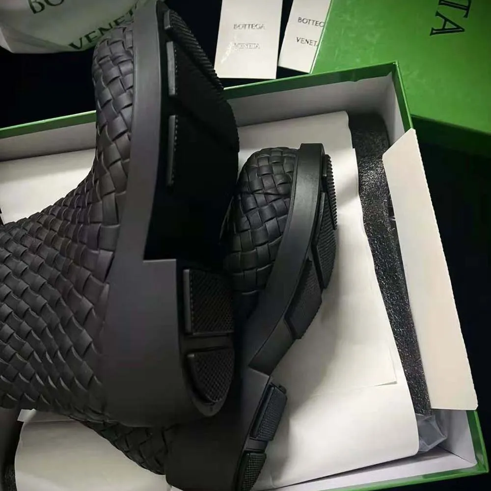 BOTTEGA VENETA BOTíN BOMBERO UNISEXNEGRO