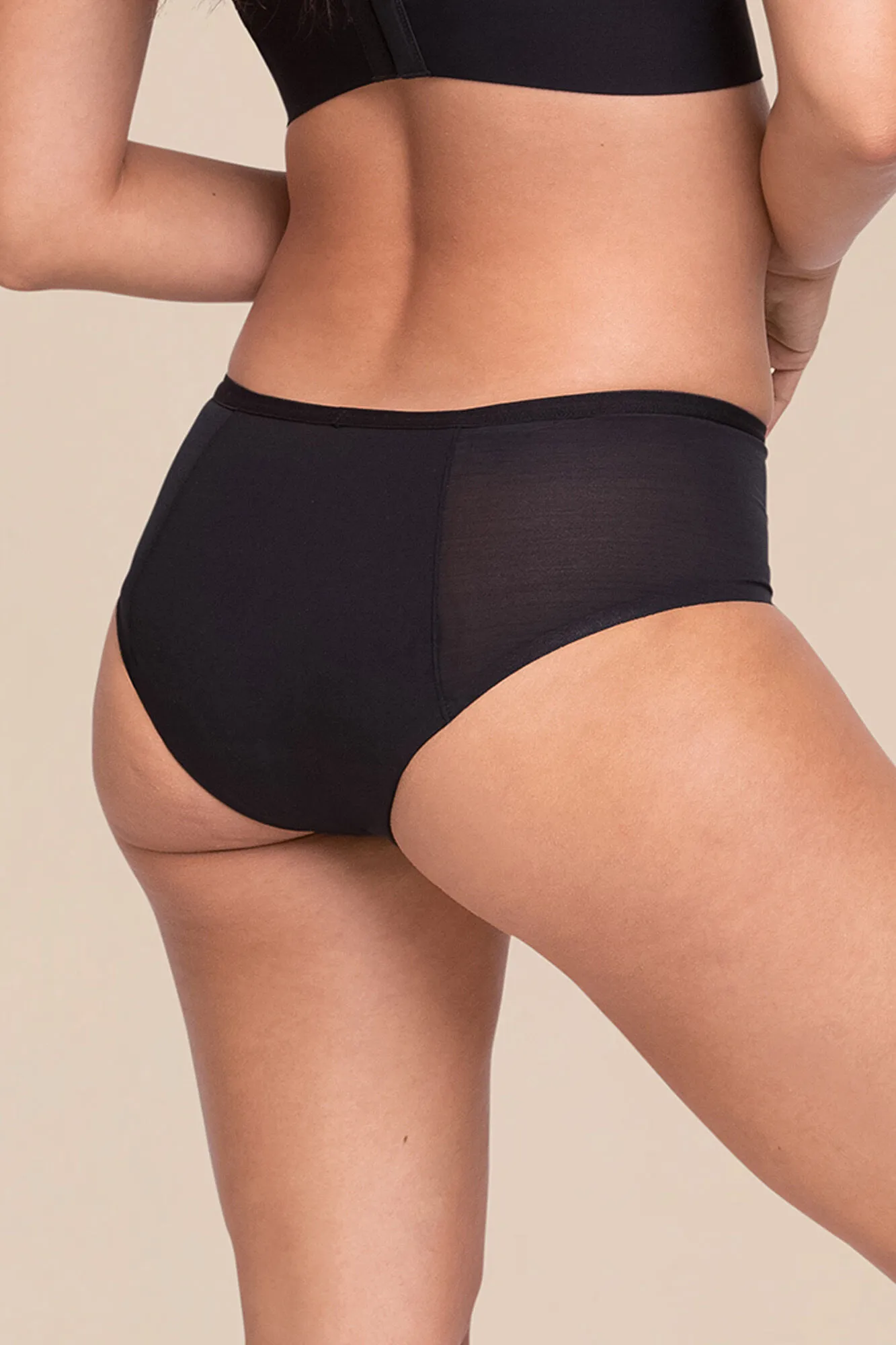 Braga menstrual con malla negra – Absorción fuerte