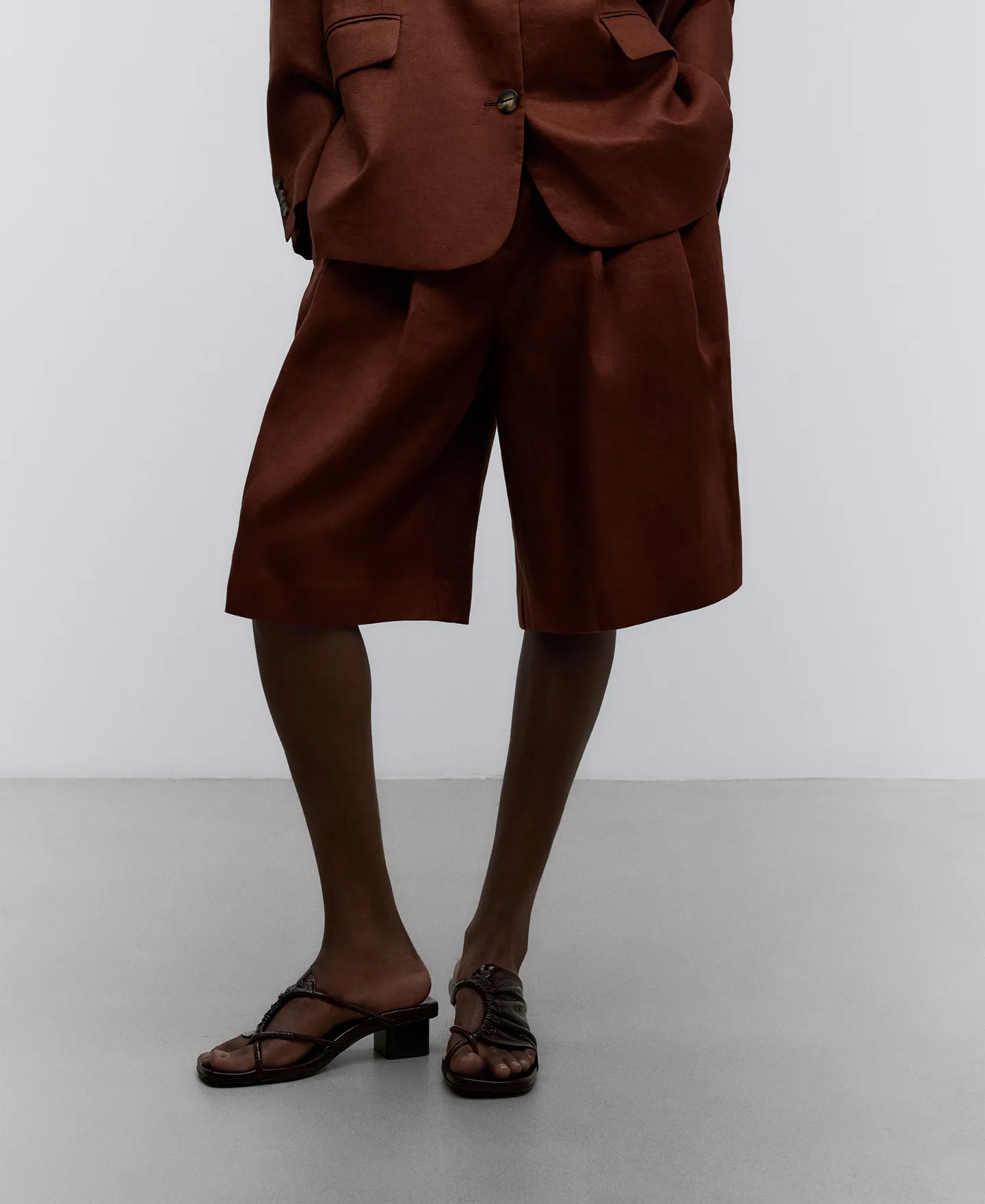 Brown tailored bermuda short