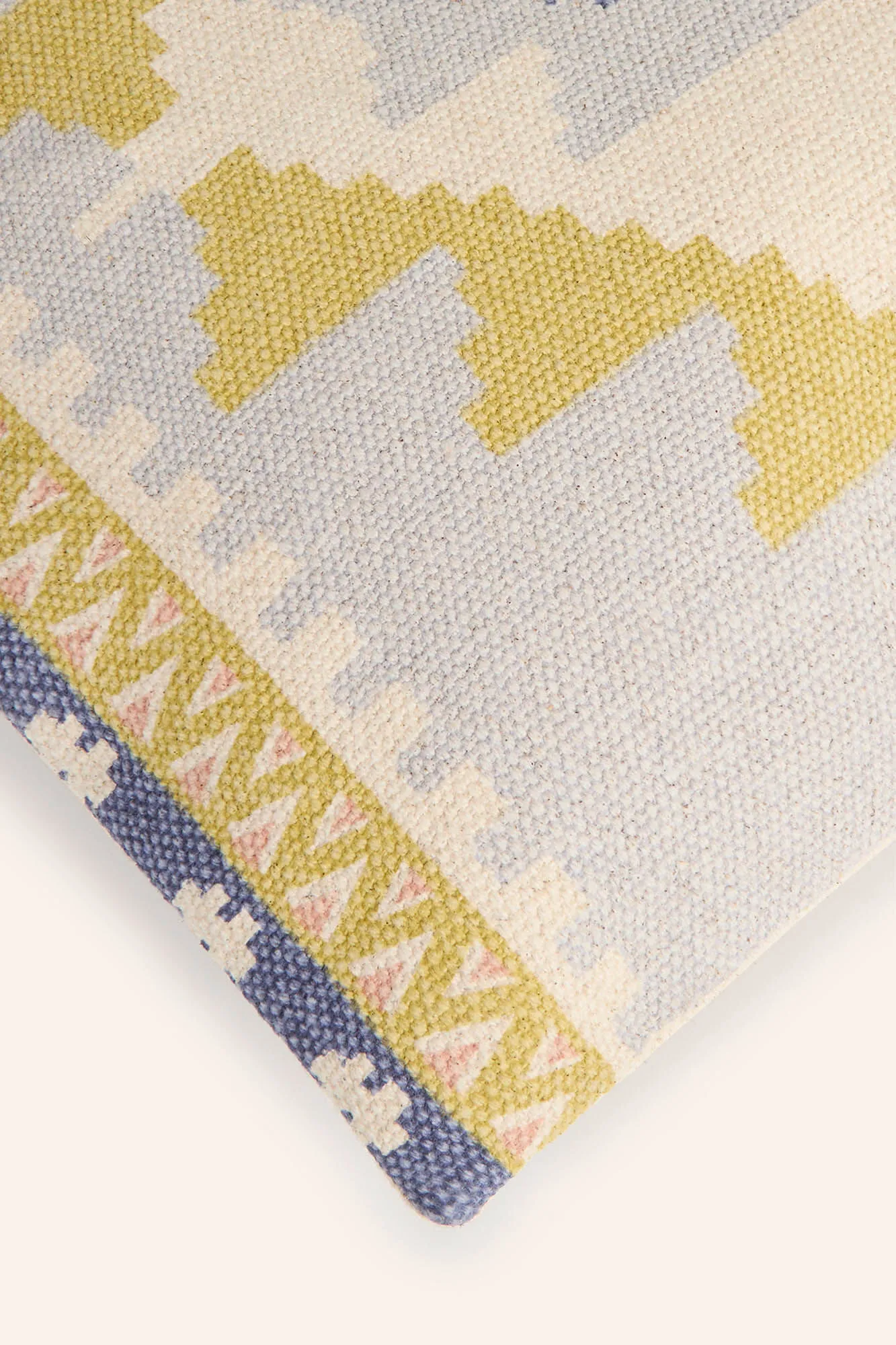 Calma House Funda de cojín de algodón dhourrie con estampado boho Berta