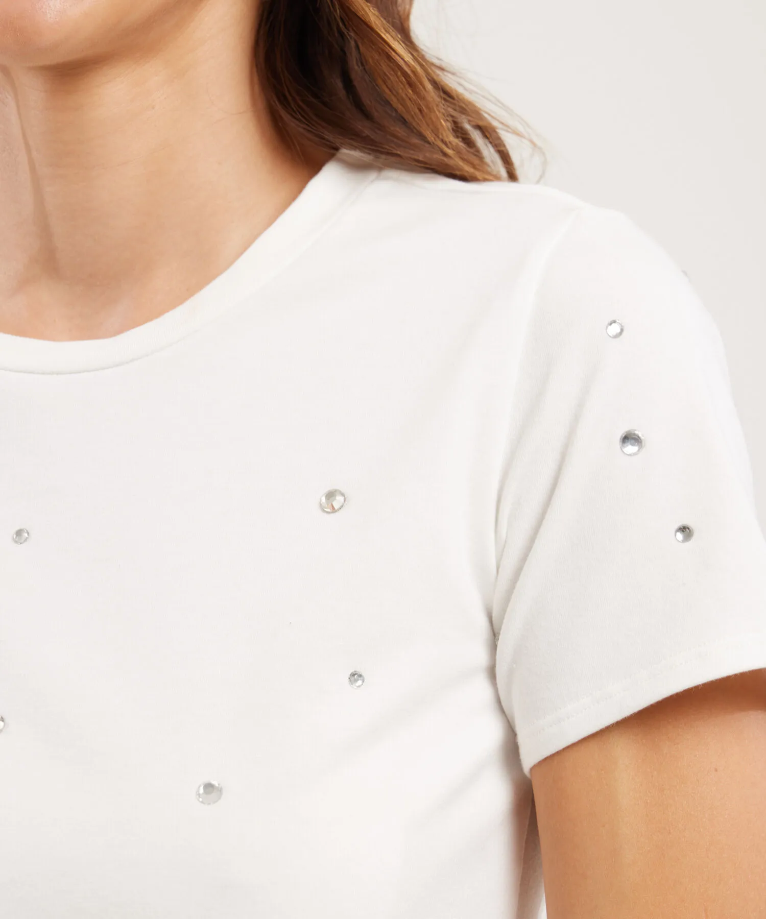 CAMISETA CON PEDRER&IACUTE;A