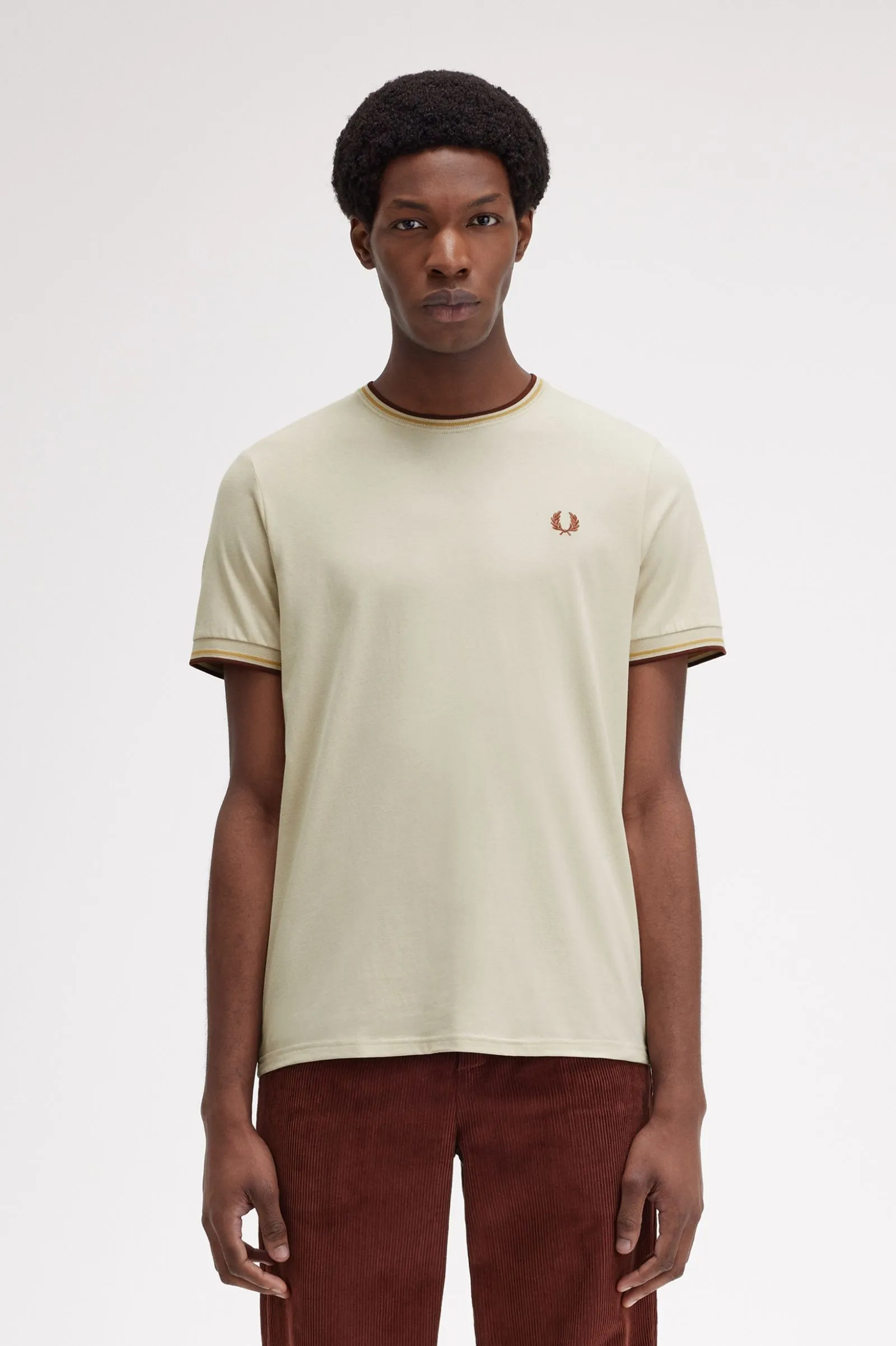 Camiseta con ribete con dos franjas