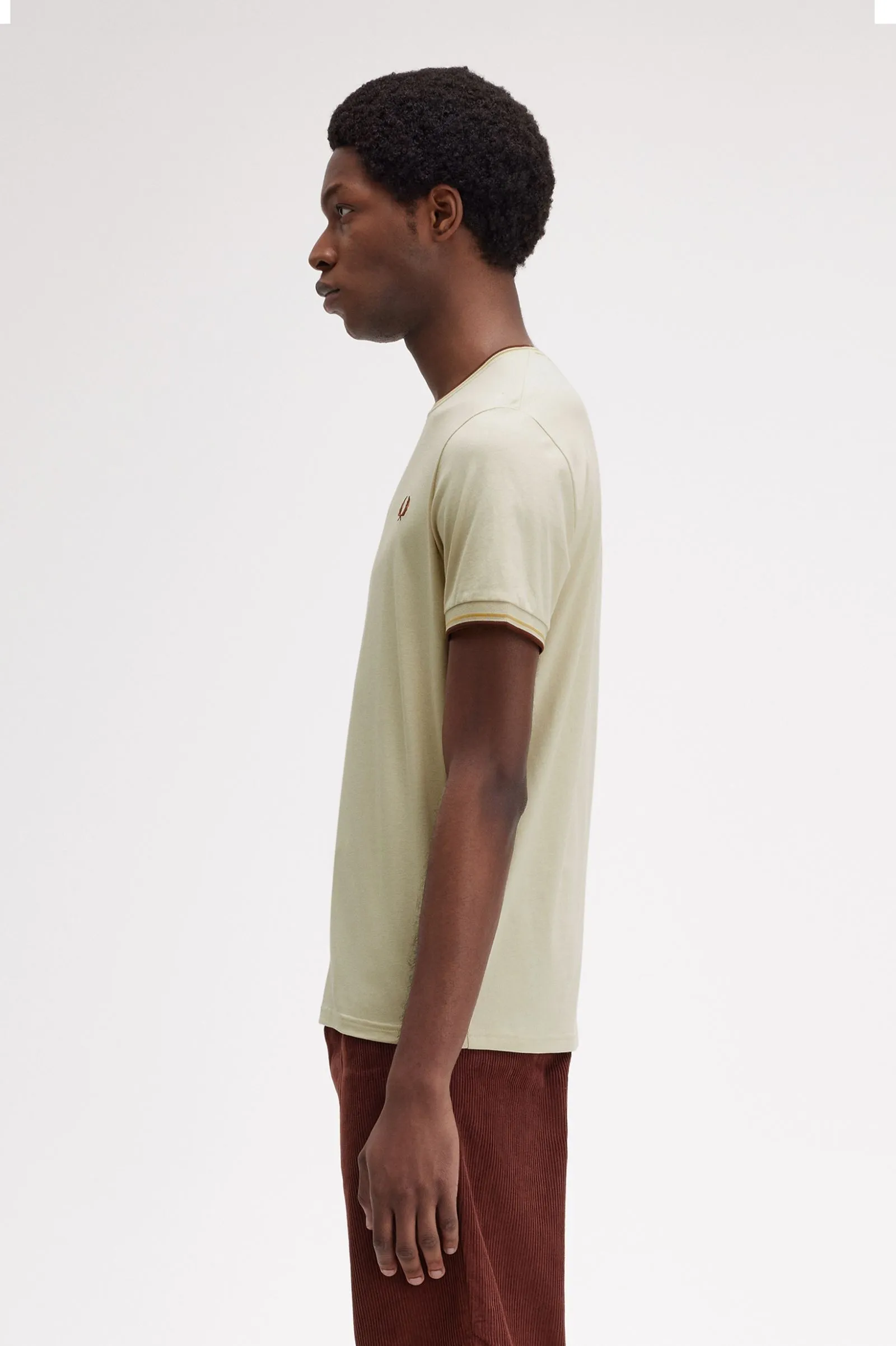 Camiseta con ribete con dos franjas