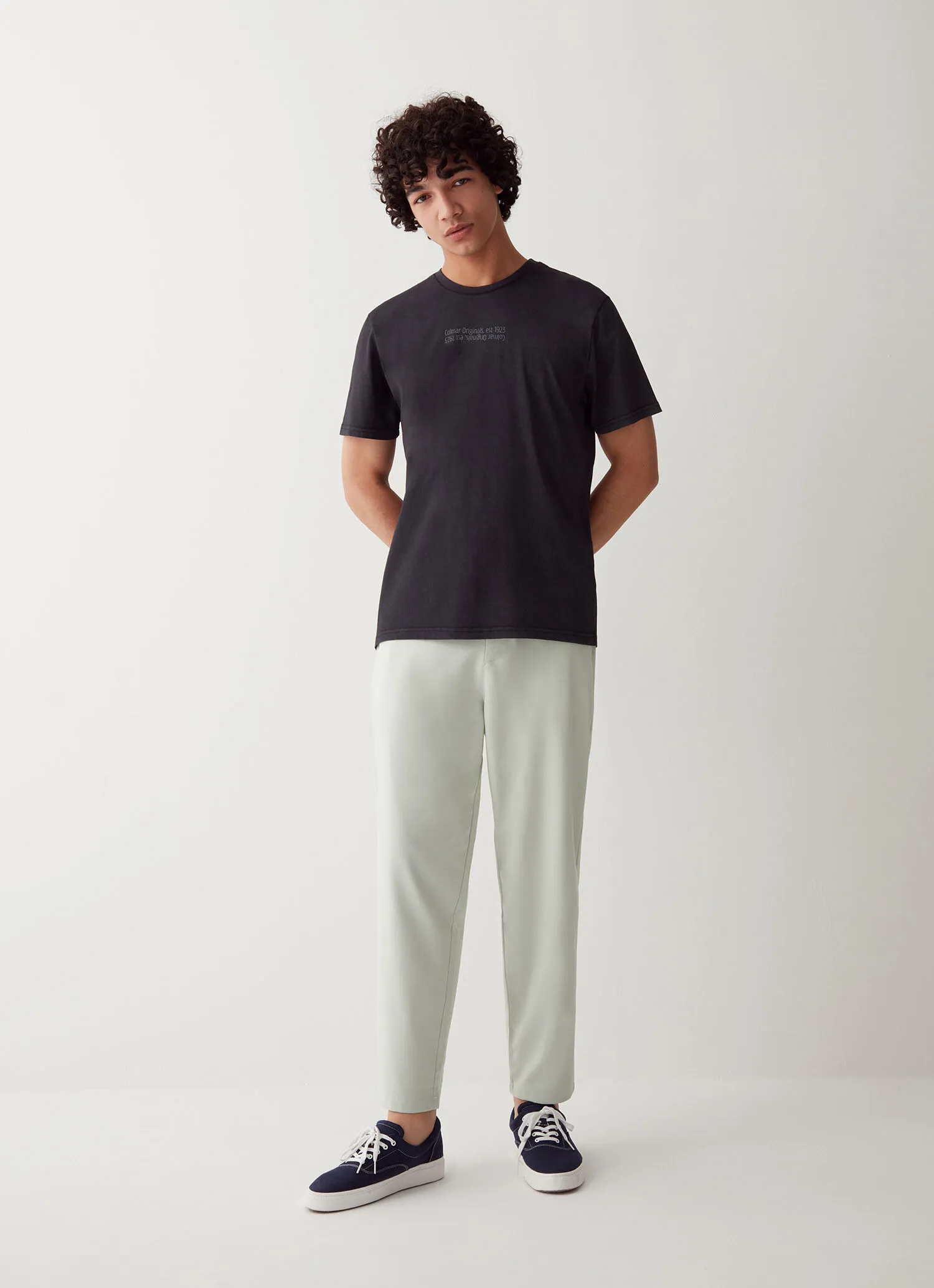 Camiseta de algodón con estampado sobreteñido