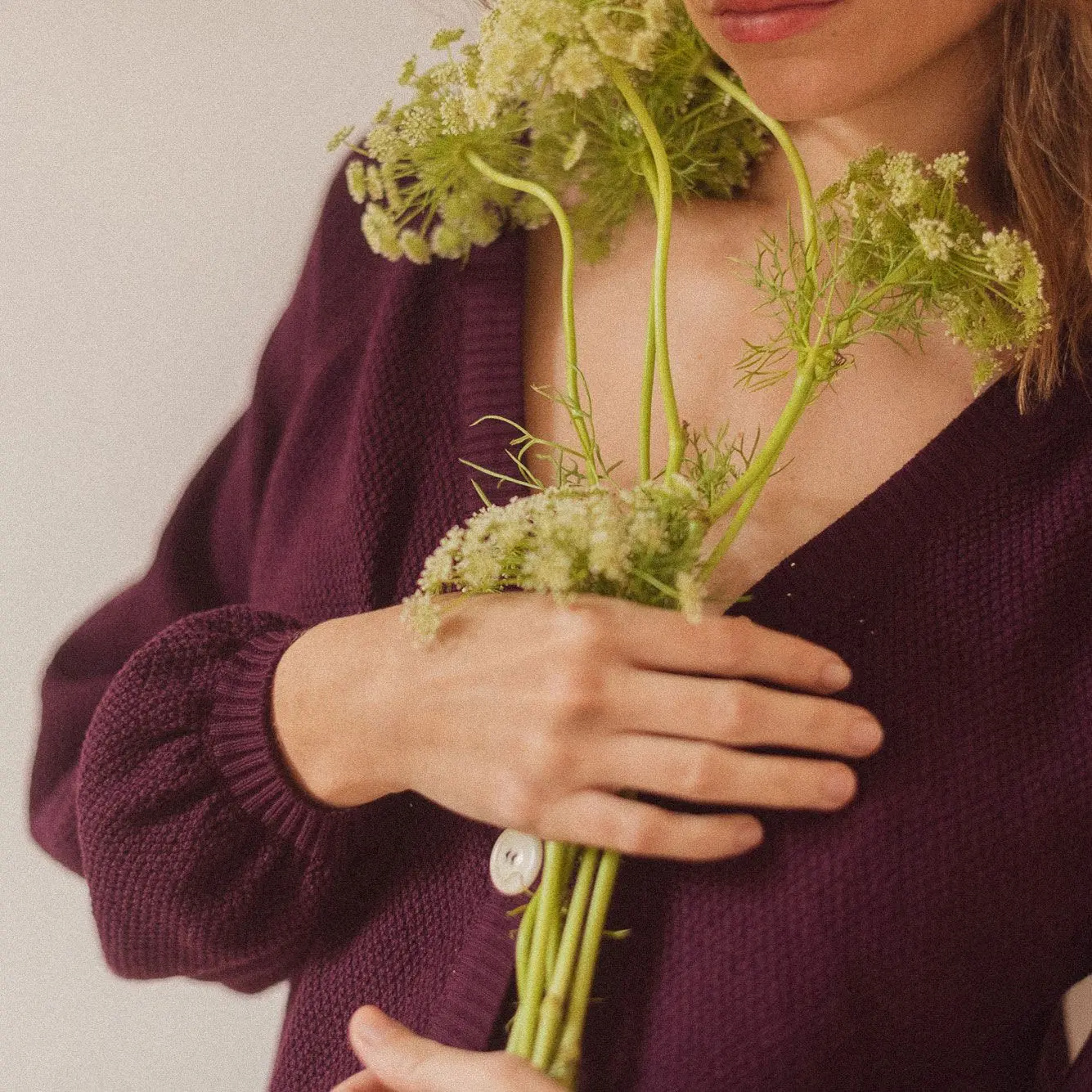 Cardigan de punto mujer color berenjena