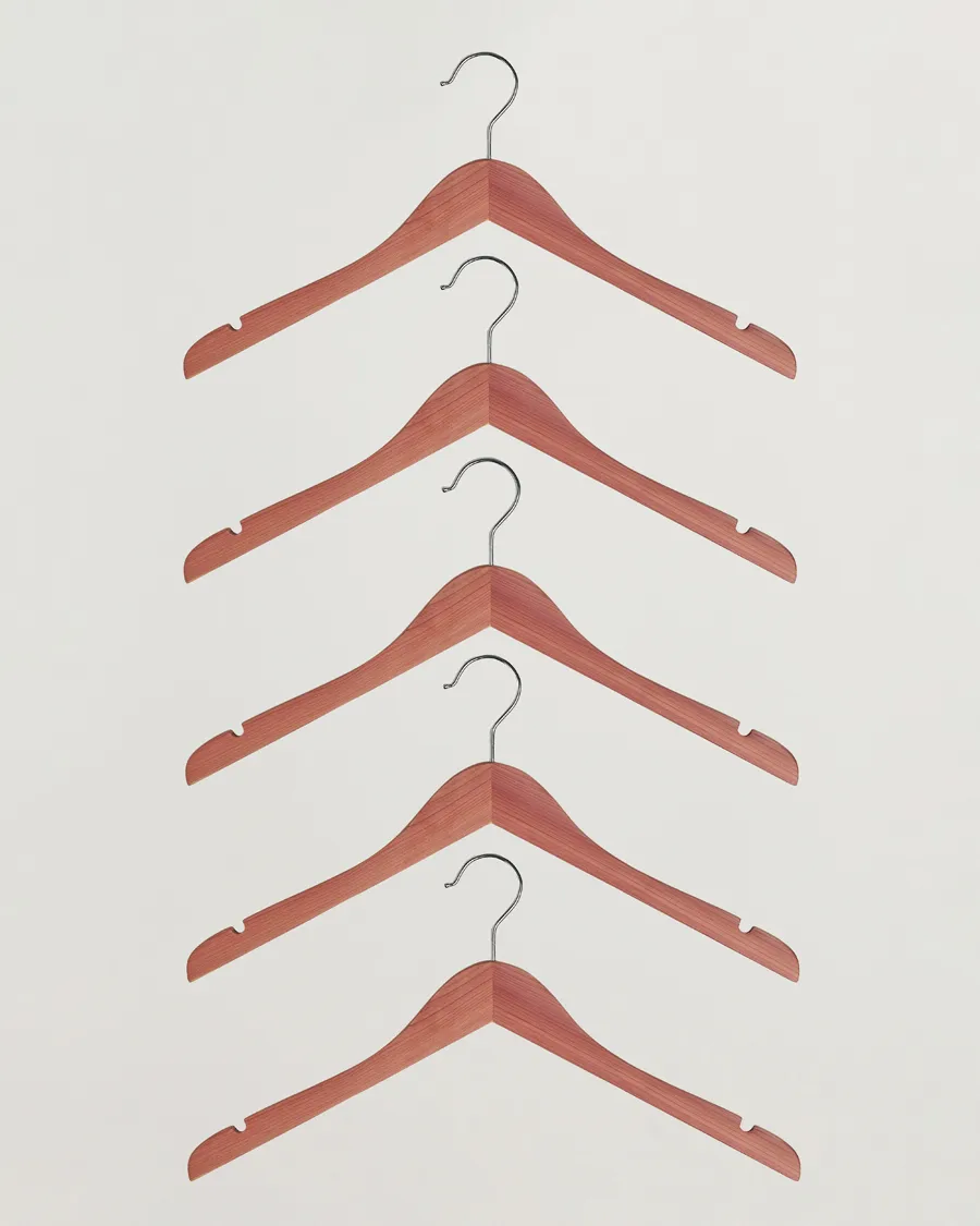 CARE WITH CARL 5PACK CEDAR WOOD SHIRT HANGERS