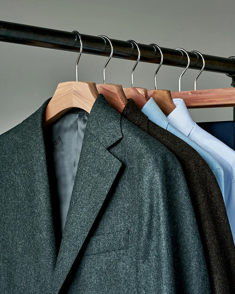 CARE WITH CARL 5PACK CEDAR WOOD SHIRT HANGERS