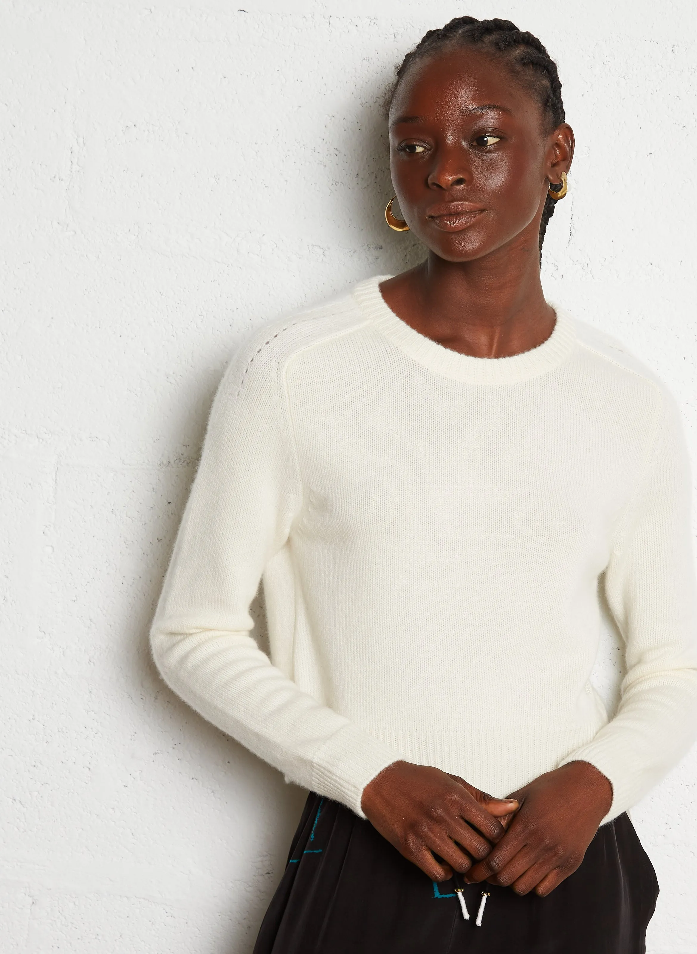 CAROLINE  JERSEY RECTO DE CACHEMIRA CON CUELLO REDONDO EN BLANCO