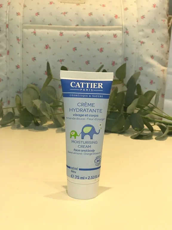 Cattier.Crema hidratante cara y cuerpo, 75 ml.