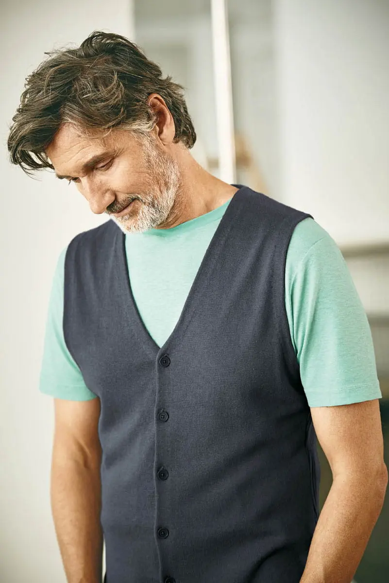Chaleco punto hombre con botones