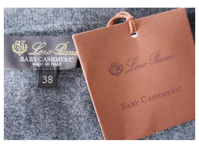 Chaqueta bomber con capucha de baby cashmere Merano de Loro Piana. Gris 