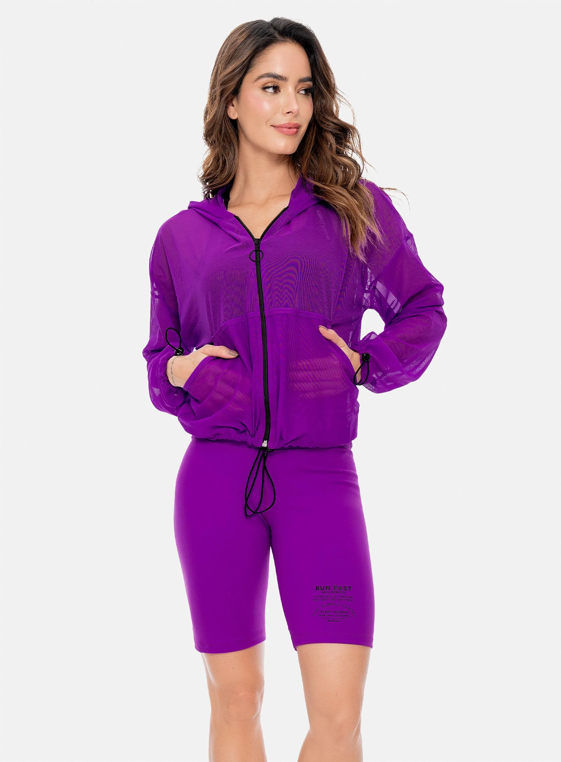 CHAQUETA DEPORTIVA CON CHOMPA SEMI TRANSPARENTE REF: 105983