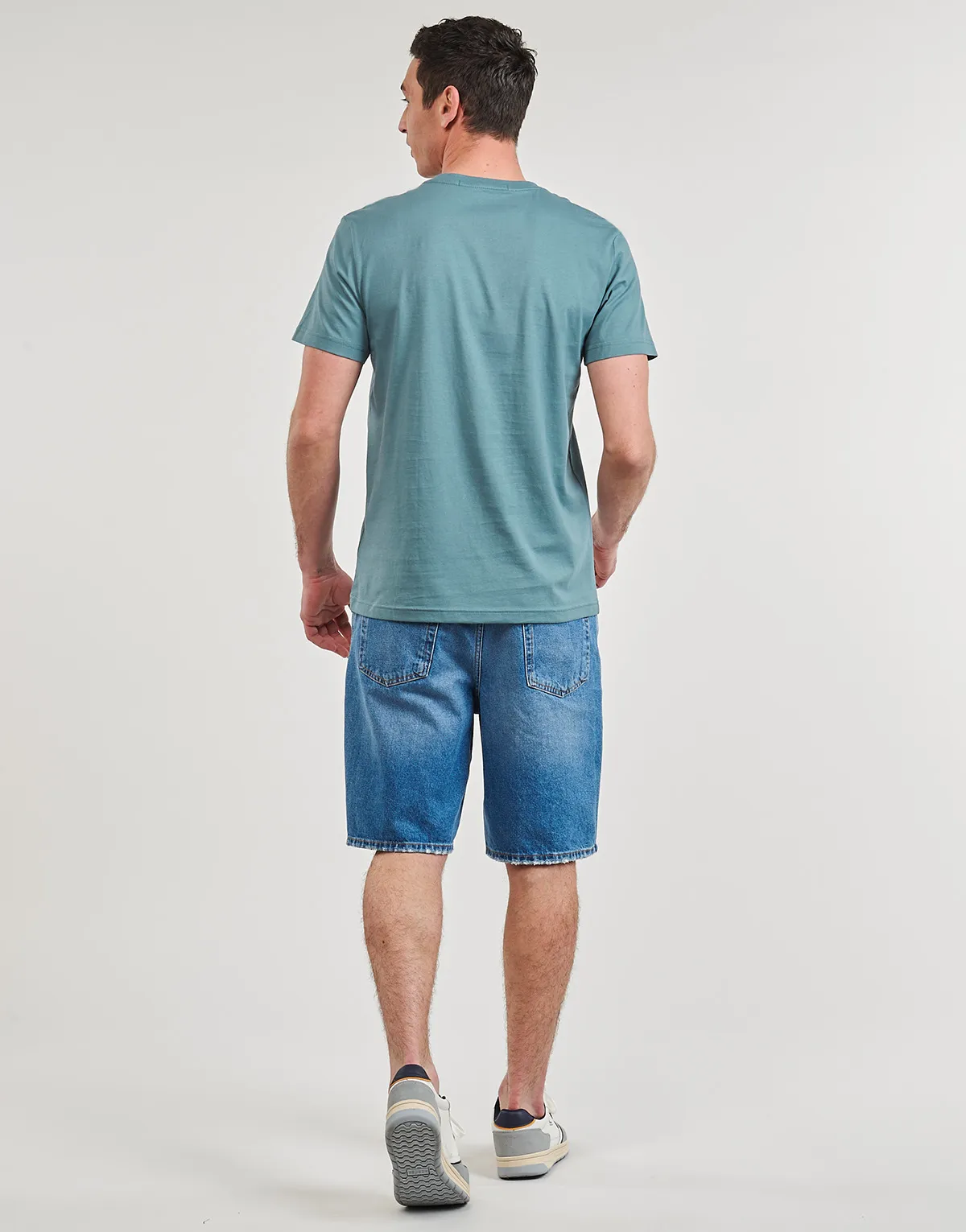 CK EMBRO BADGE TEE