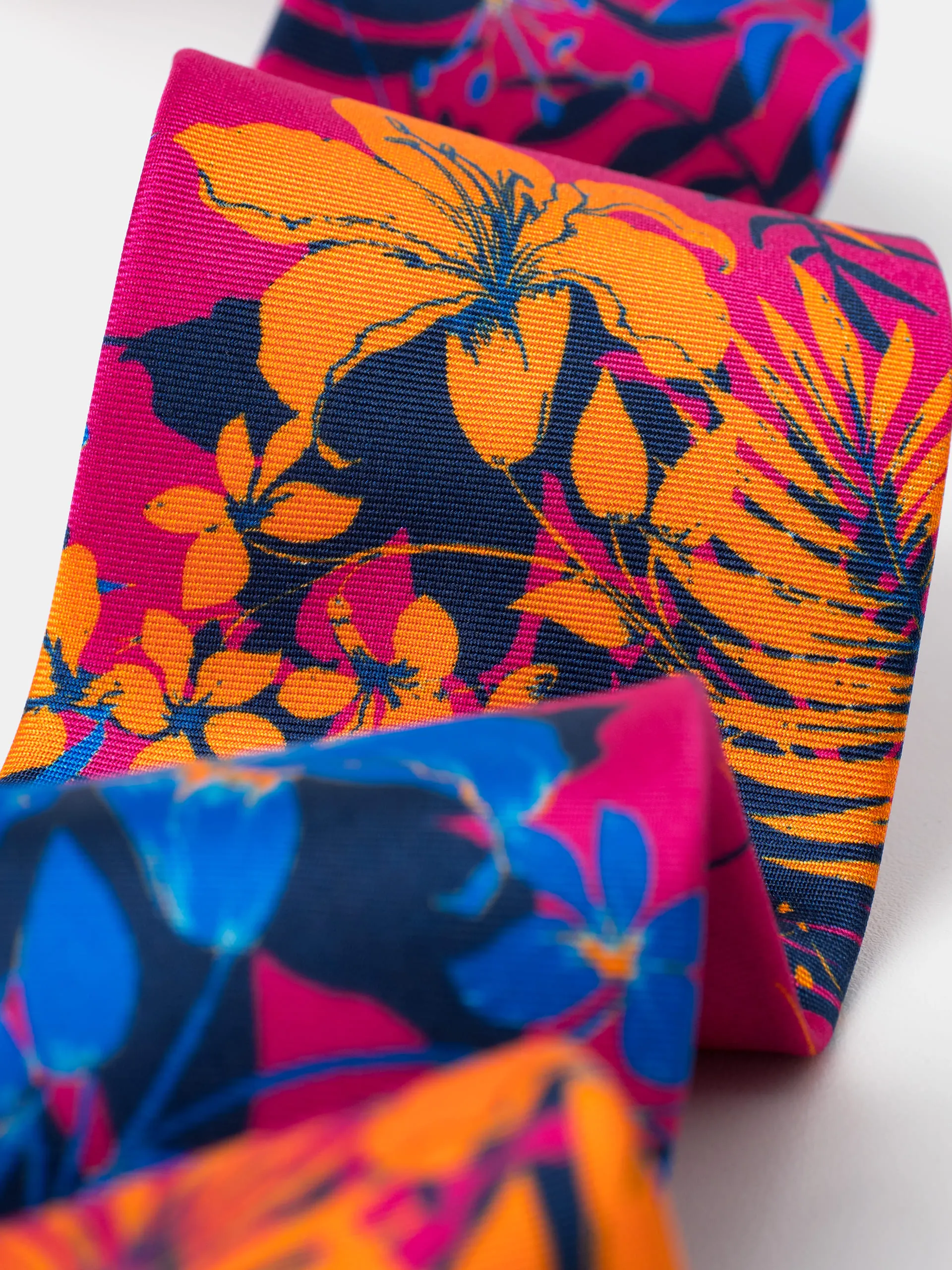 CORBATA SEDA ESTAMPADO TROPICAL FUCSIA