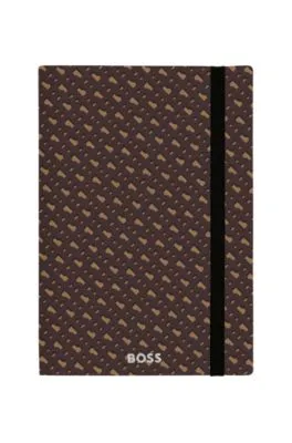Cuaderno A5 cámel con estampado de monograma