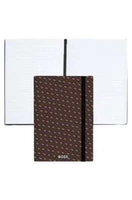 Cuaderno A5 cámel con estampado de monograma