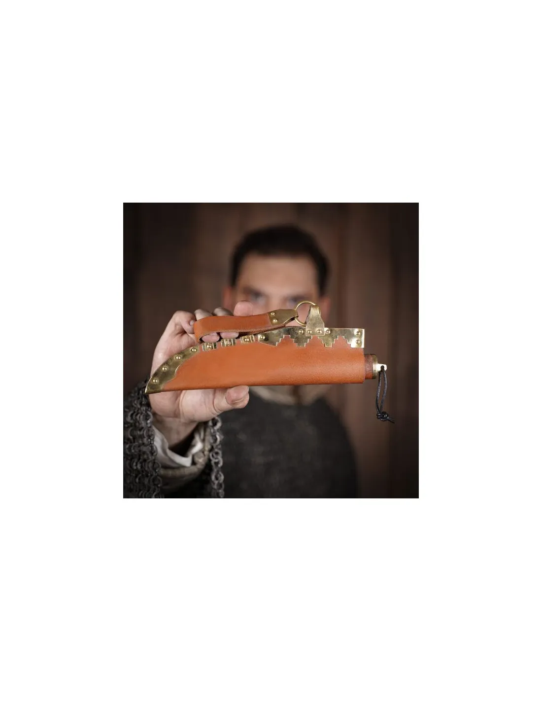 Cuchillo vikingo con funda de cuero genuino