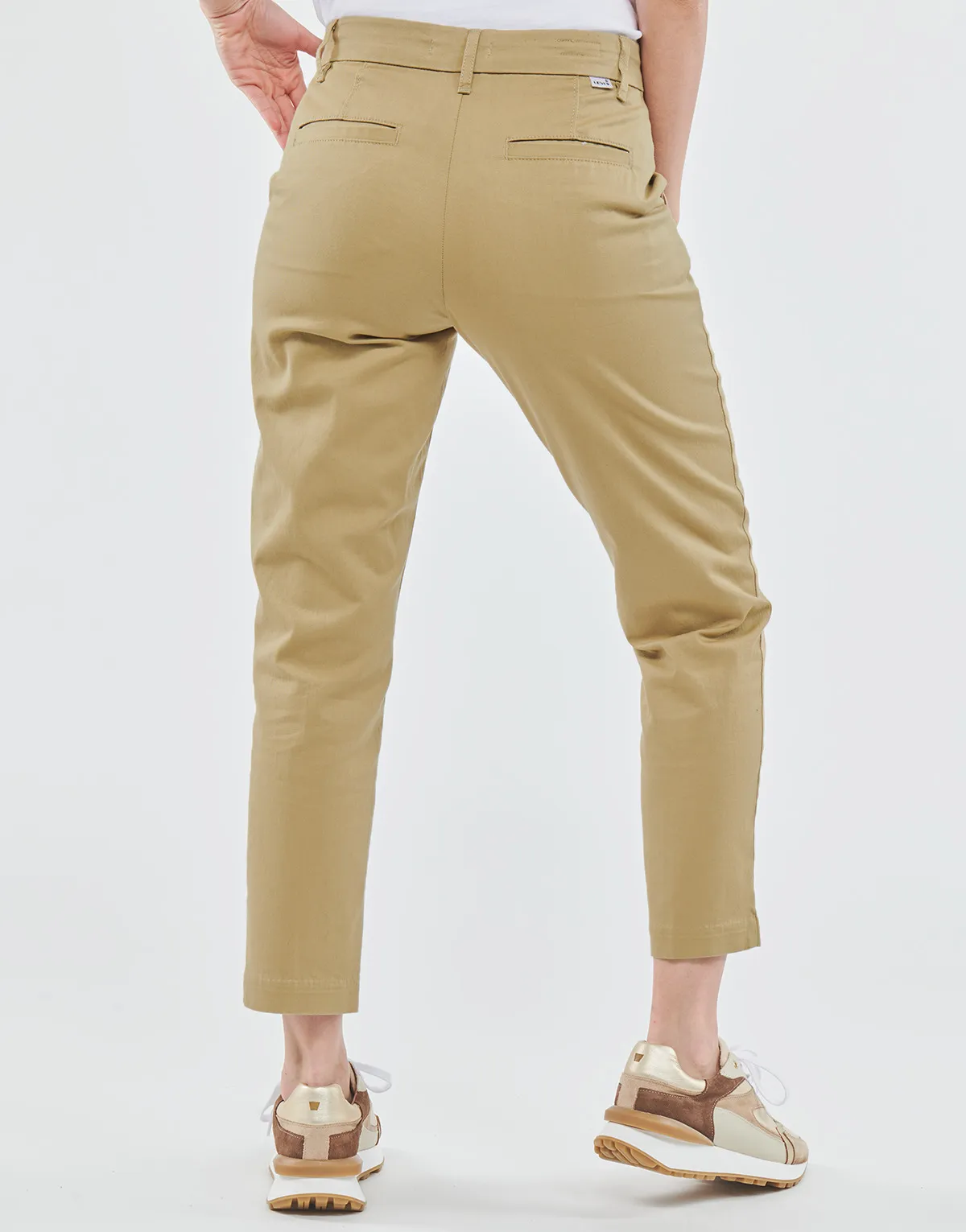 ESSENTIAL CHINO