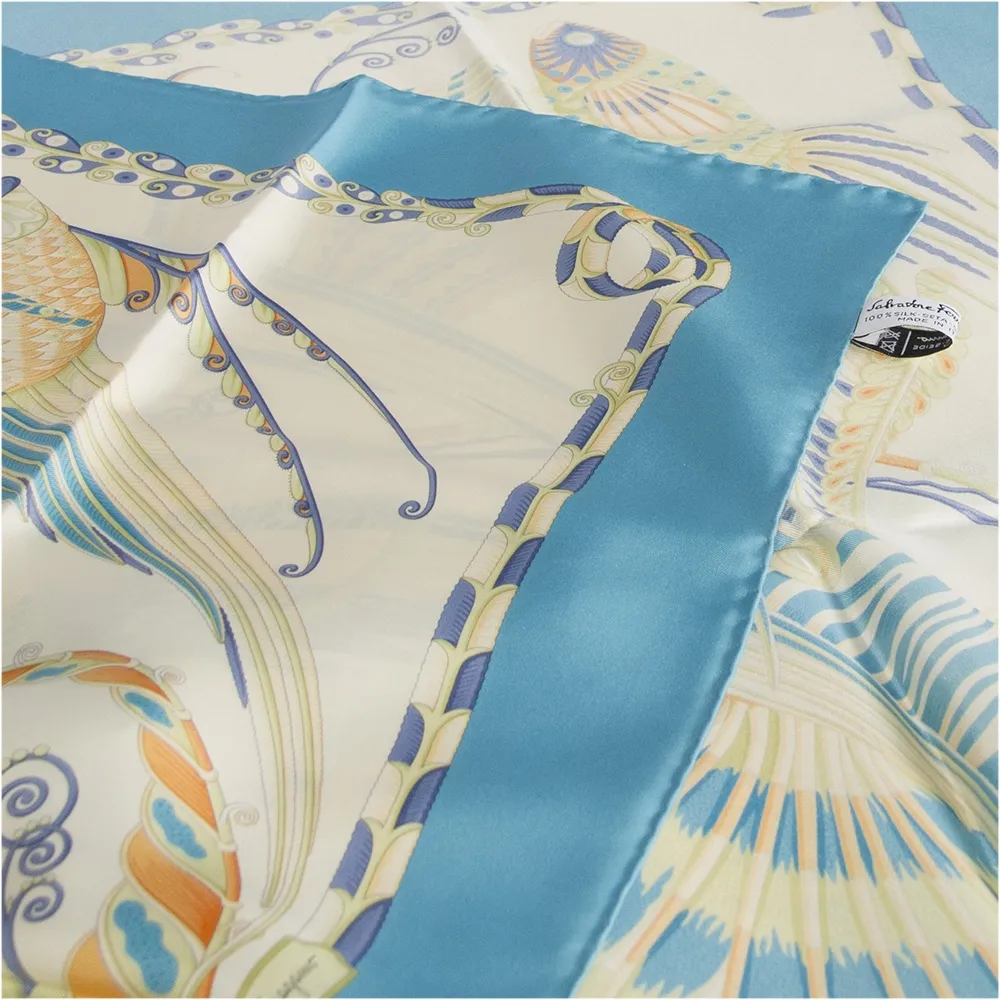 Ferragamo Pañuelo Estampado Seda