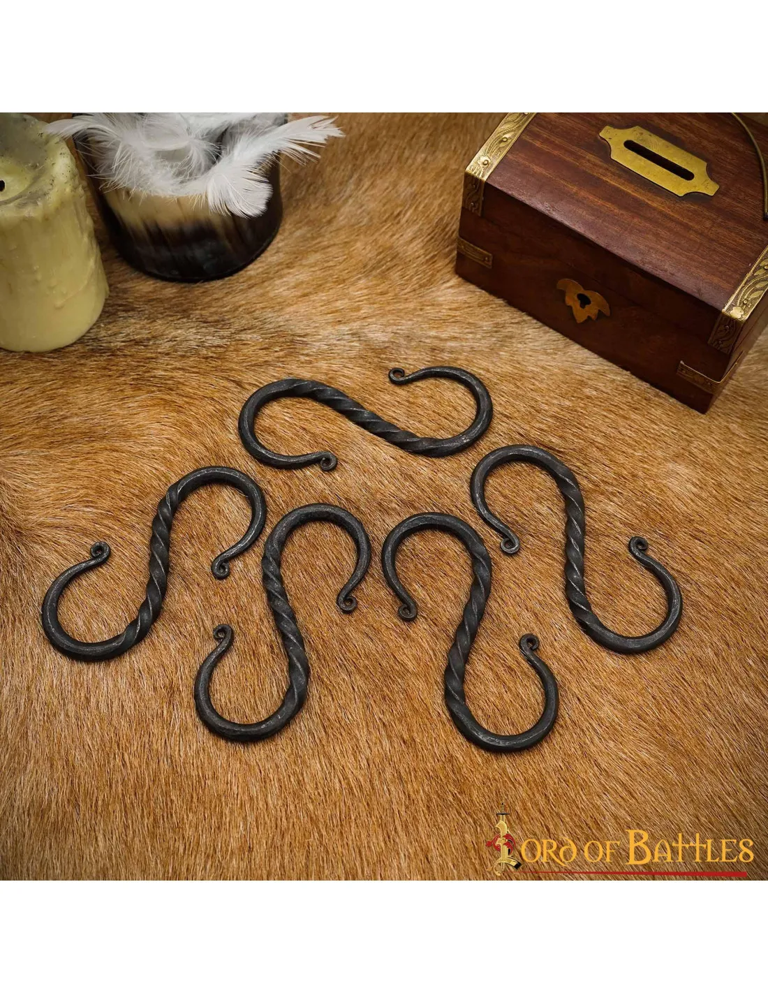 Gancho medieval para colgar utensilios de cocina