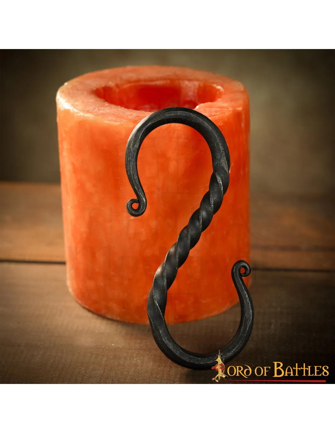 Gancho medieval para colgar utensilios de cocina