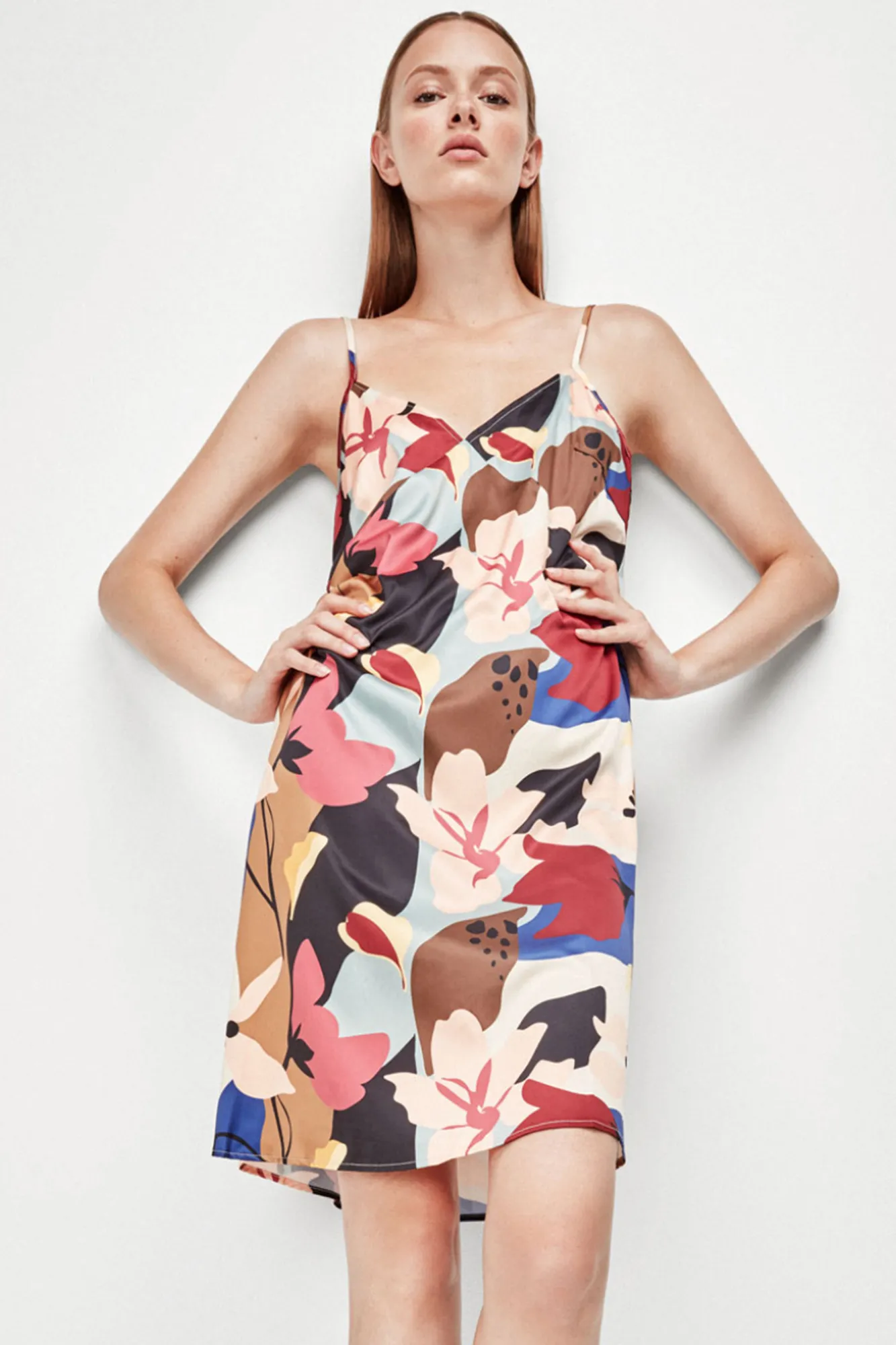Gisela Camisón estampado floral satén