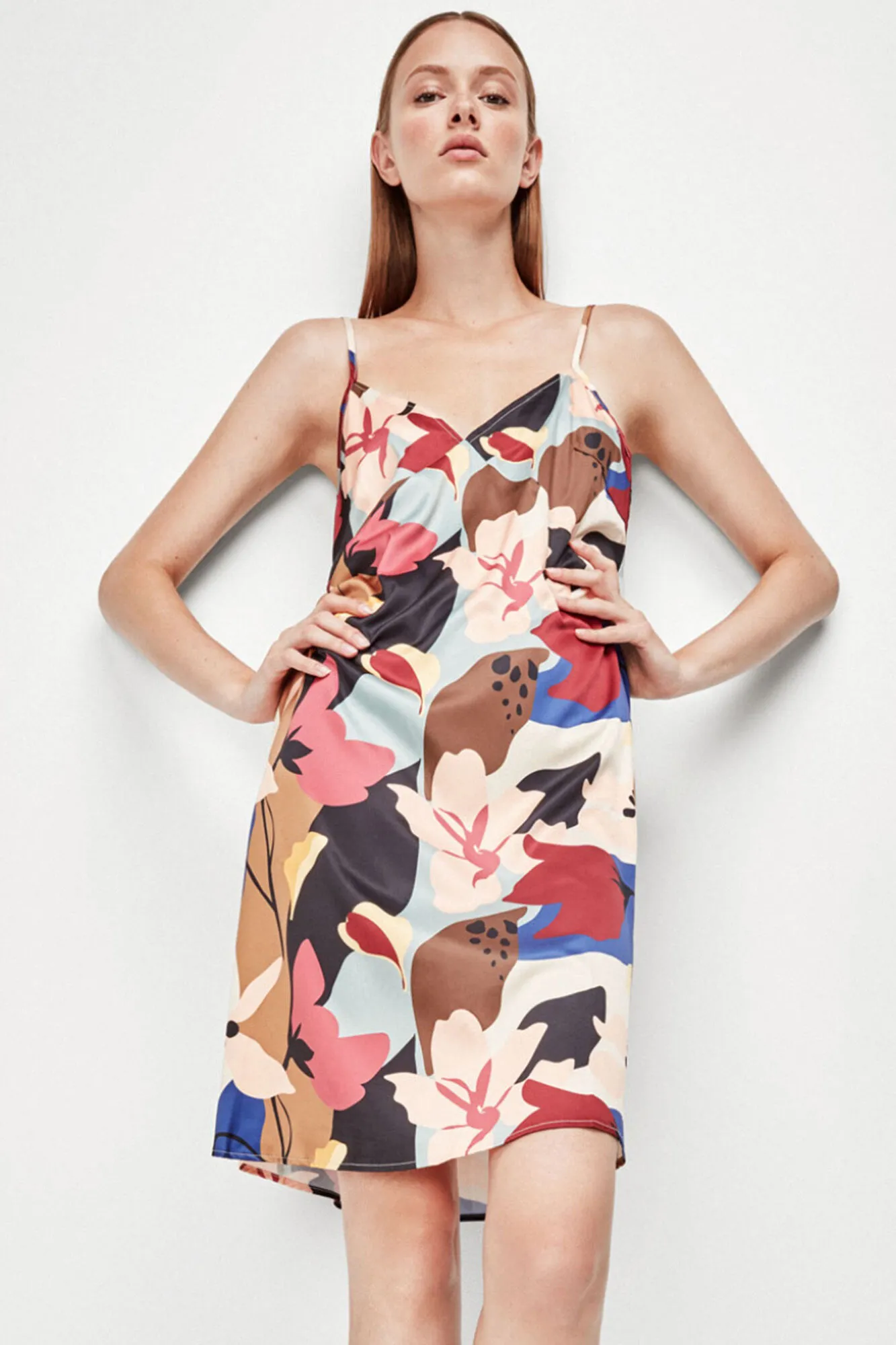 Gisela Camisón estampado floral satén