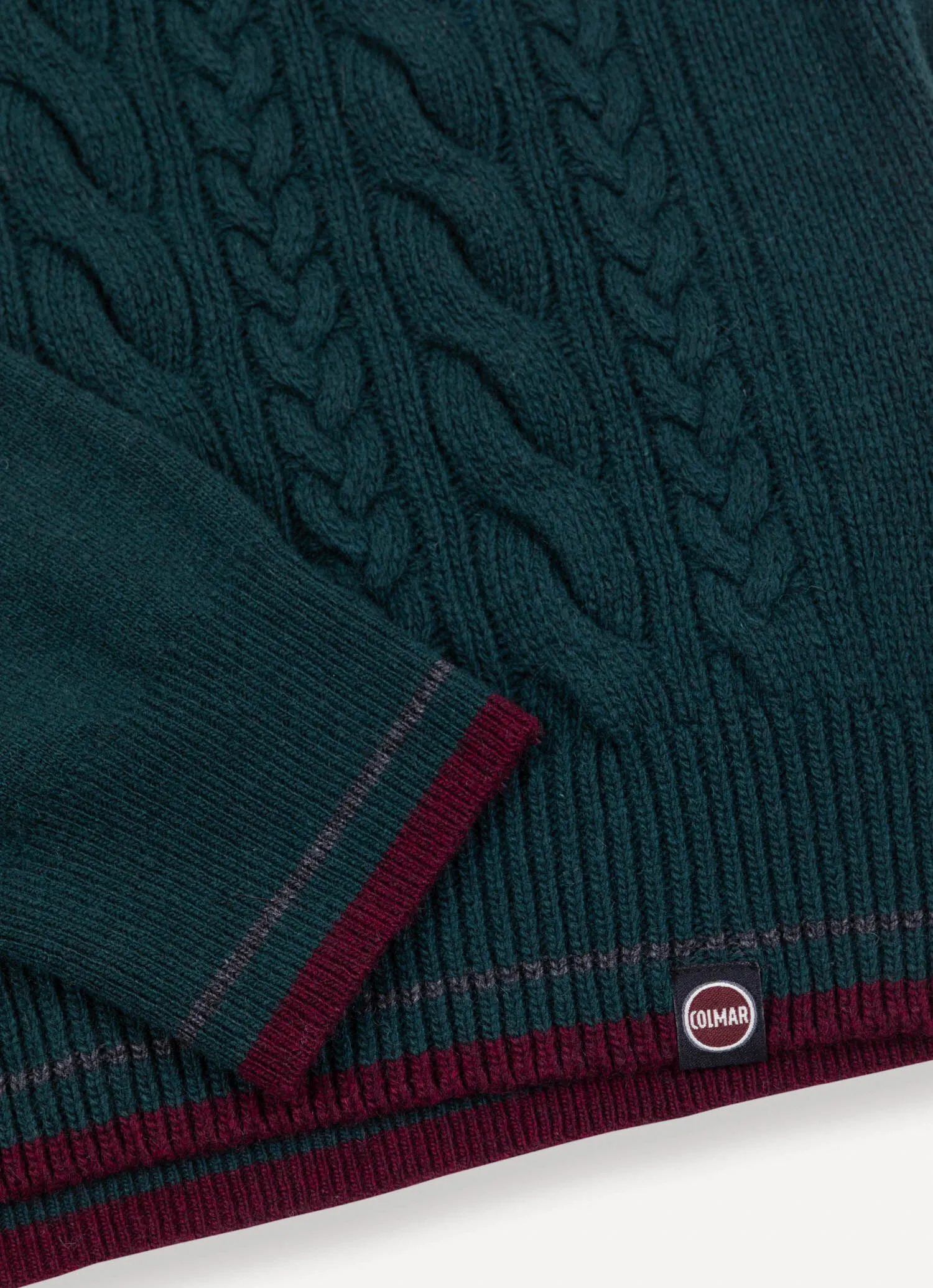 Jersey de cuello alto de lana tejido en punto de ochos