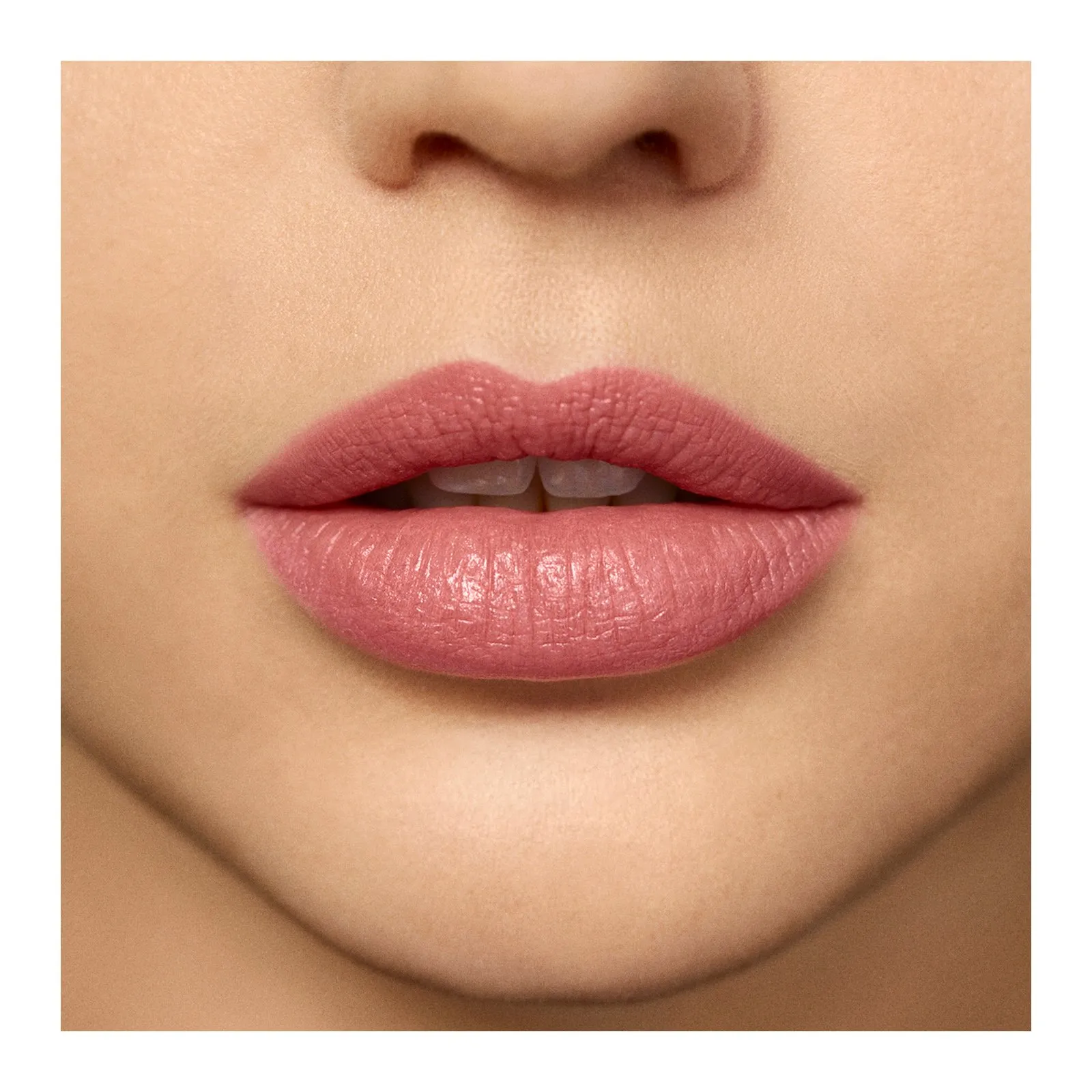 LAURA MERCIER ROUGE ESSENTIEL SILKY LABIAL CREMOSO EN   A LA ROSE
