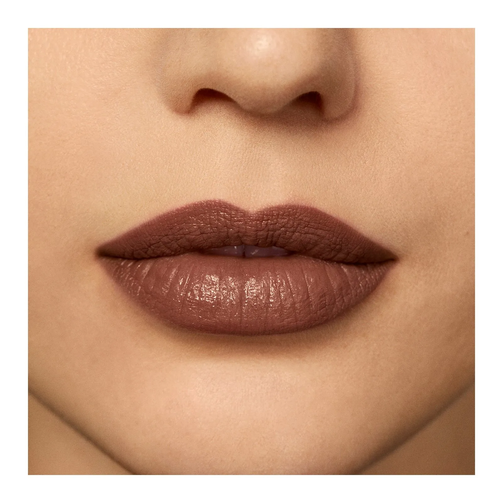 LAURA MERCIER ROUGE ESSENTIEL SILKY LABIAL CREMOSO EN   BRUN NATUREL