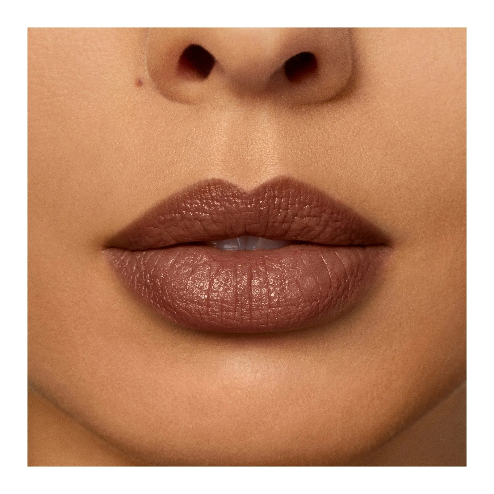 LAURA MERCIER ROUGE ESSENTIEL SILKY LABIAL CREMOSO EN   BRUN NATUREL