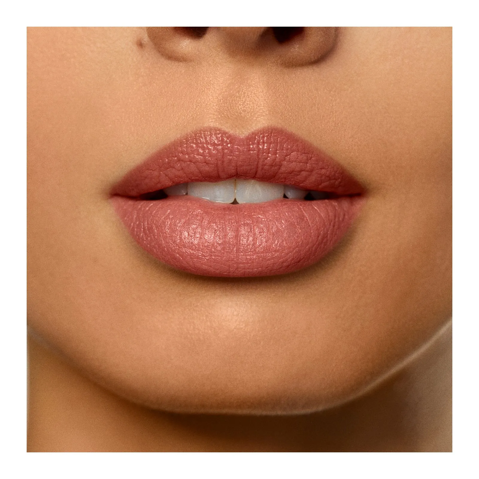 LAURA MERCIER ROUGE ESSENTIEL SILKY LABIAL CREMOSO EN   NU PREFERE