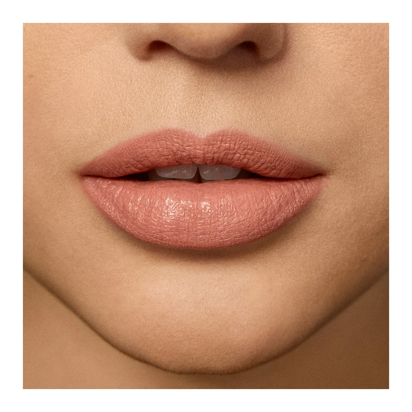 LAURA MERCIER ROUGE ESSENTIEL SILKY LABIAL CREMOSO EN   NUDE NATUREL