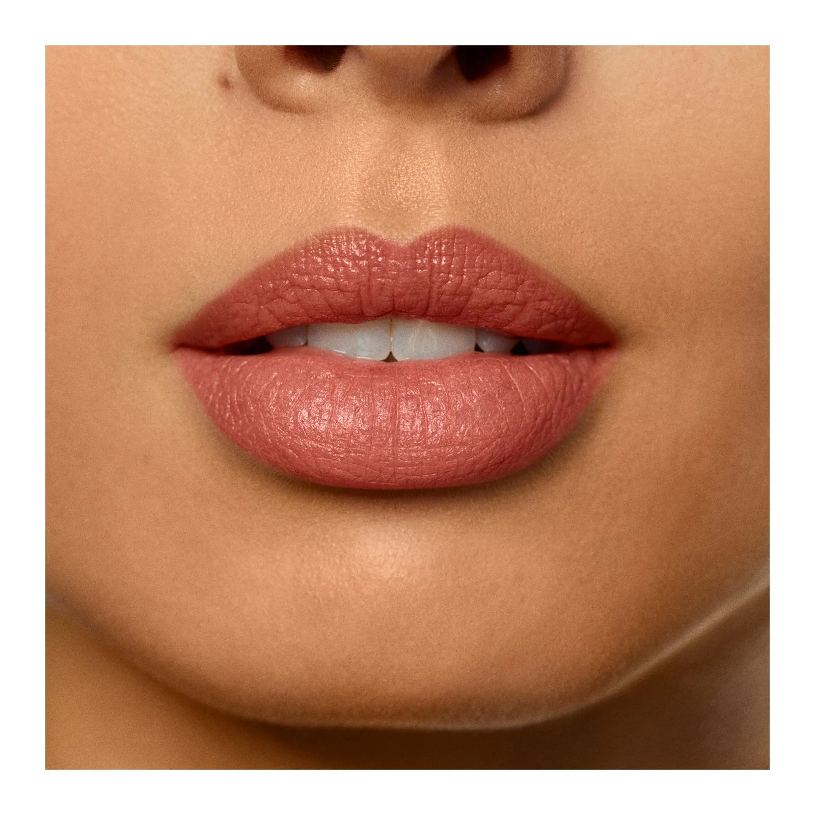 LAURA MERCIER ROUGE ESSENTIEL SILKY LABIAL CREMOSO EN   NUDE NOVEAU