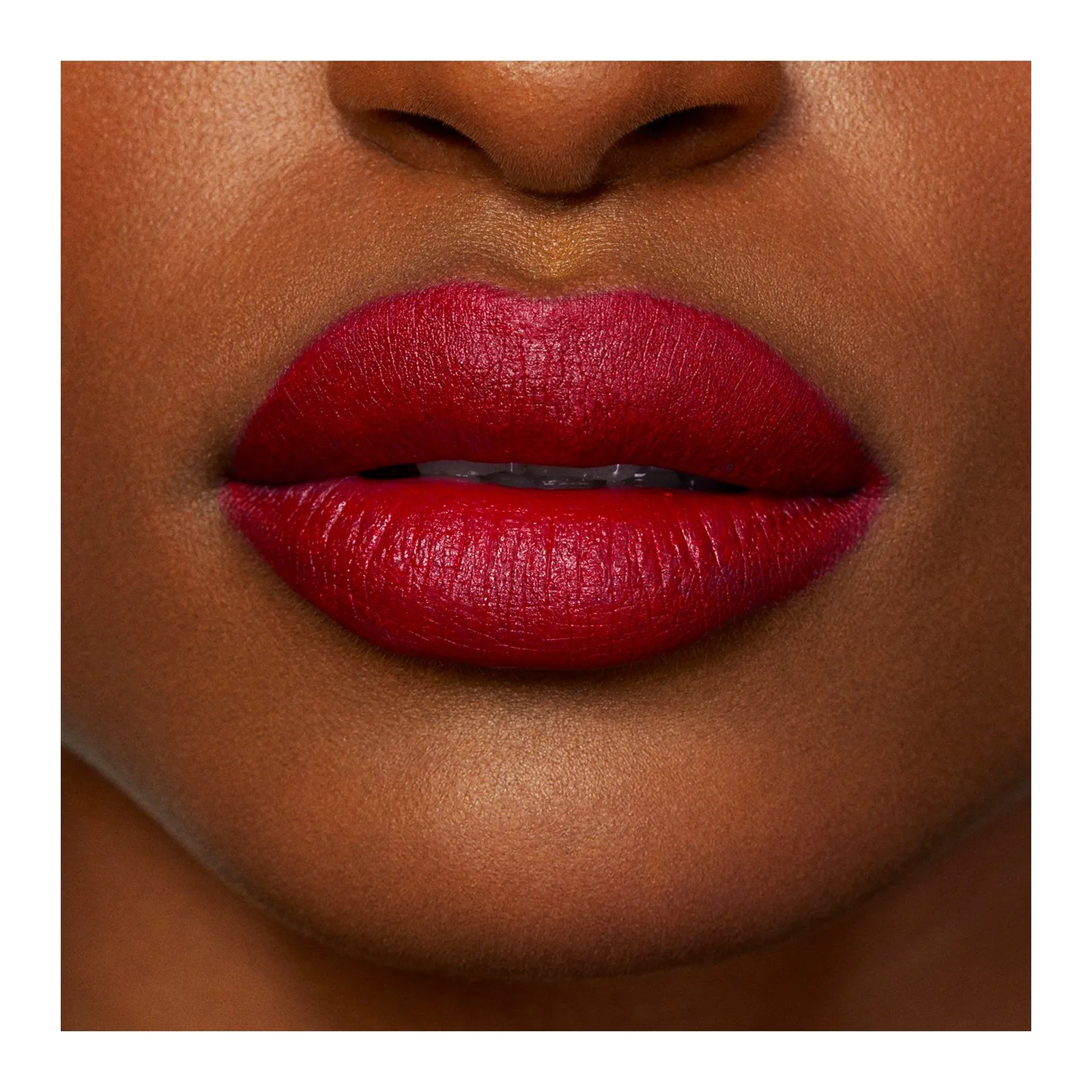 LAURA MERCIER ROUGE ESSENTIEL SILKY LABIAL CREMOSO EN   ROUGEULTIME