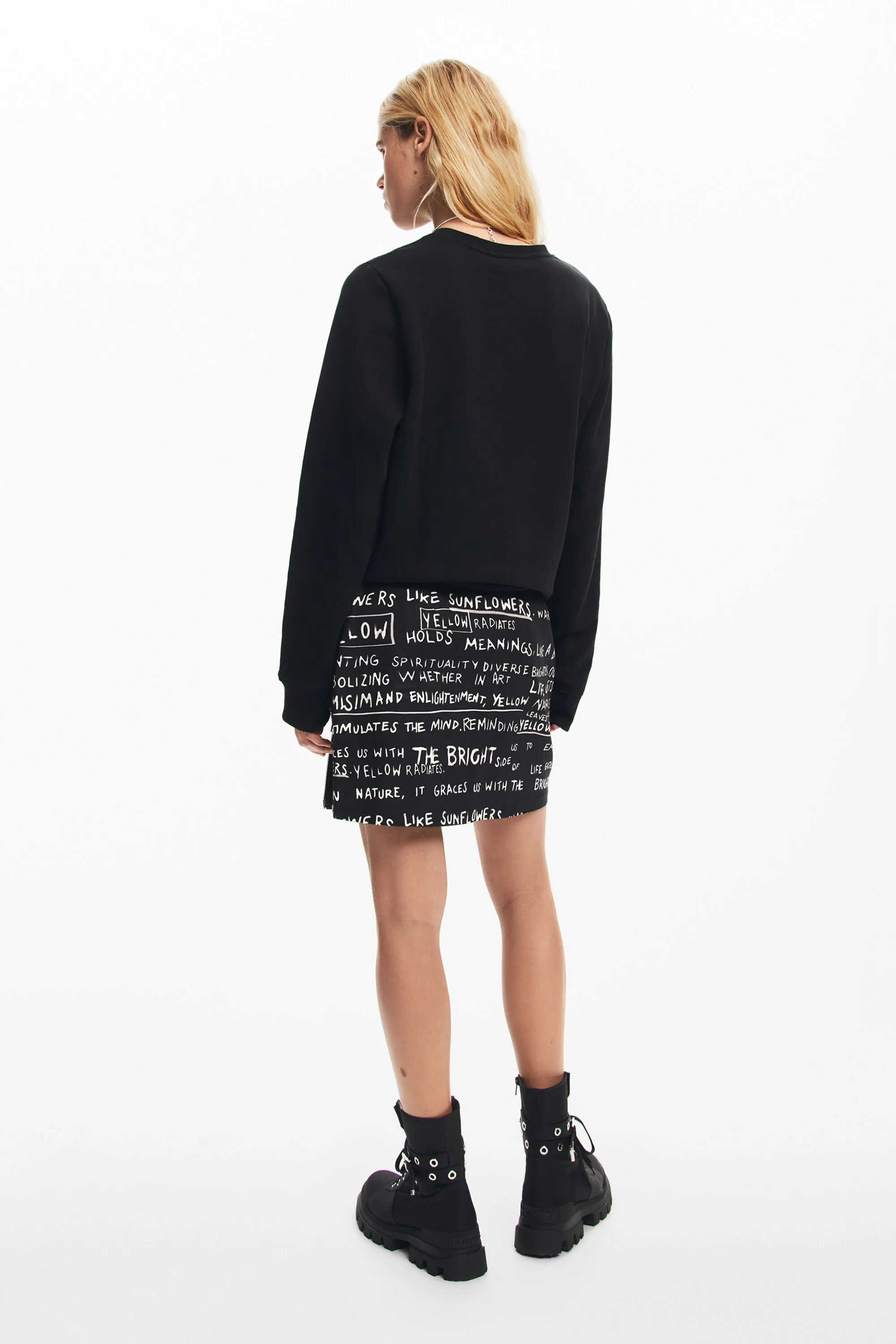 Minifalda estampado frases