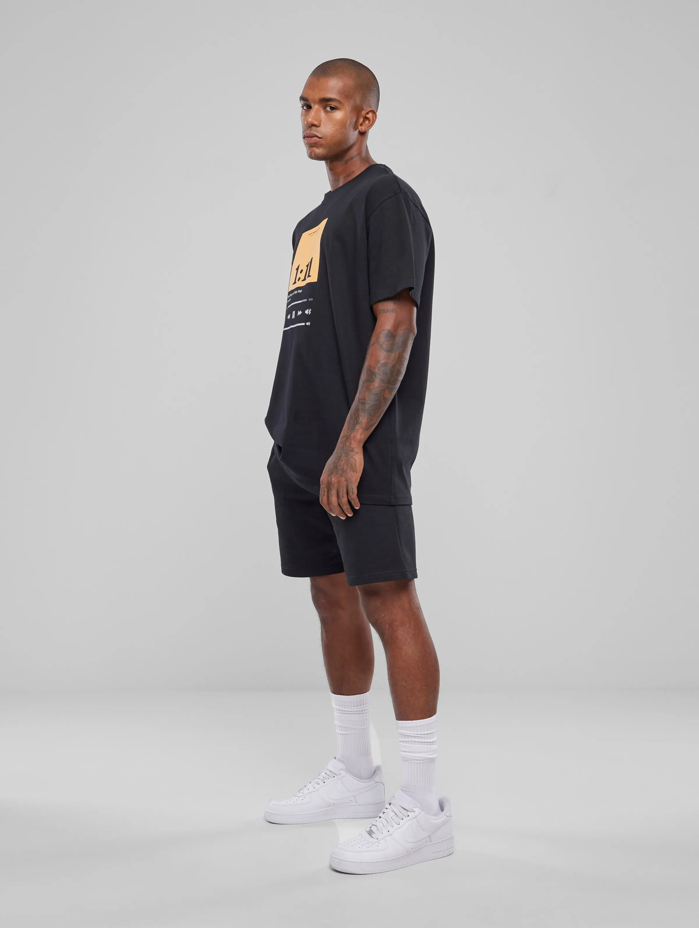 Mister Tee Upscale 1:11 Oversize
