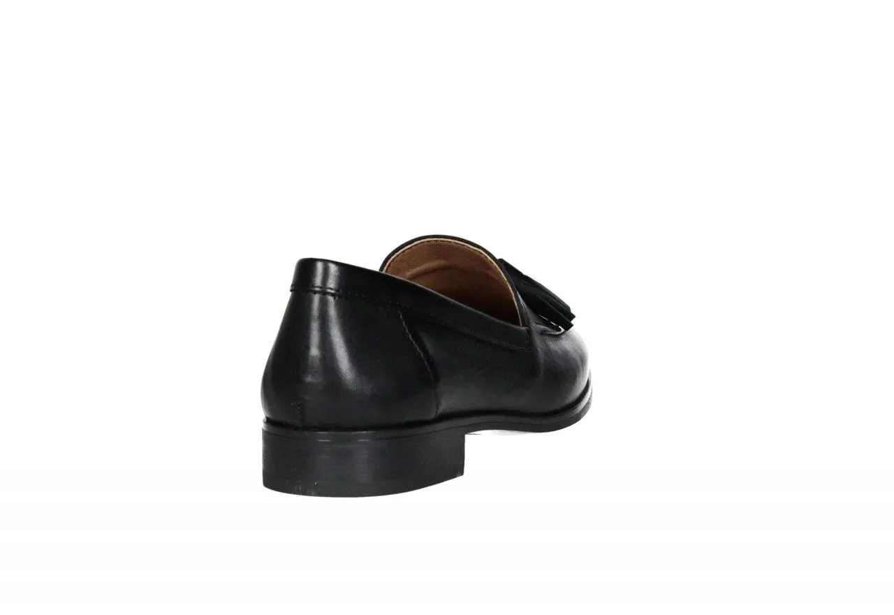 Mocasin Piel Negro Adorno Pala Borlas