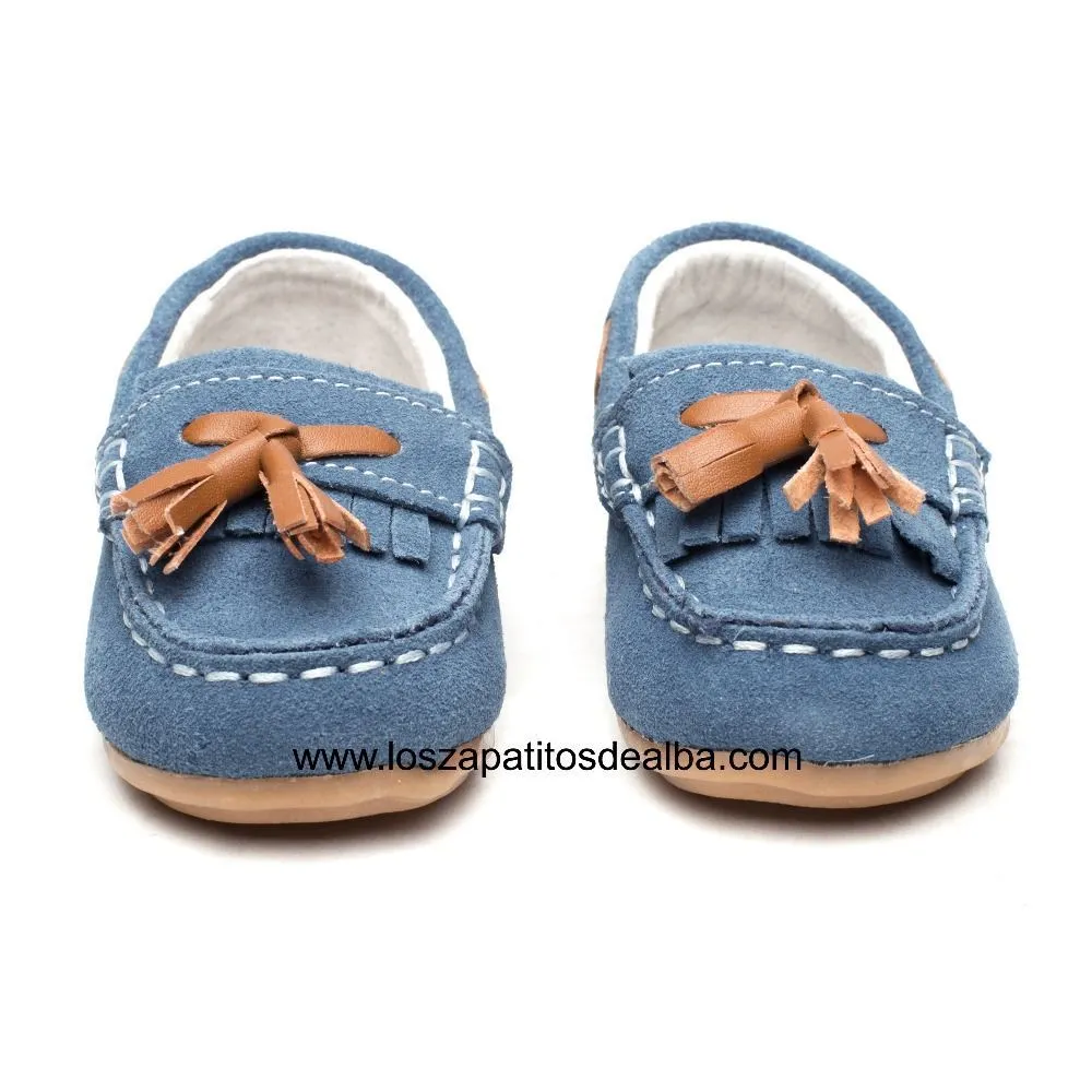 Mocasines Niño celeste modelo flecos