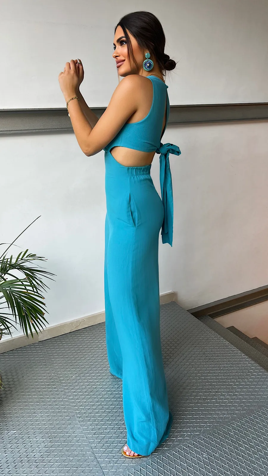 MONO AZUL DISEñO CUTOUT