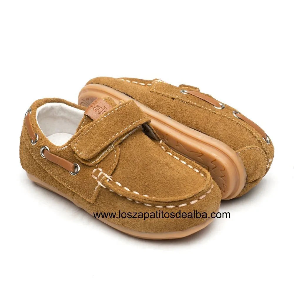 Náuticos Niño camel modelo velcro