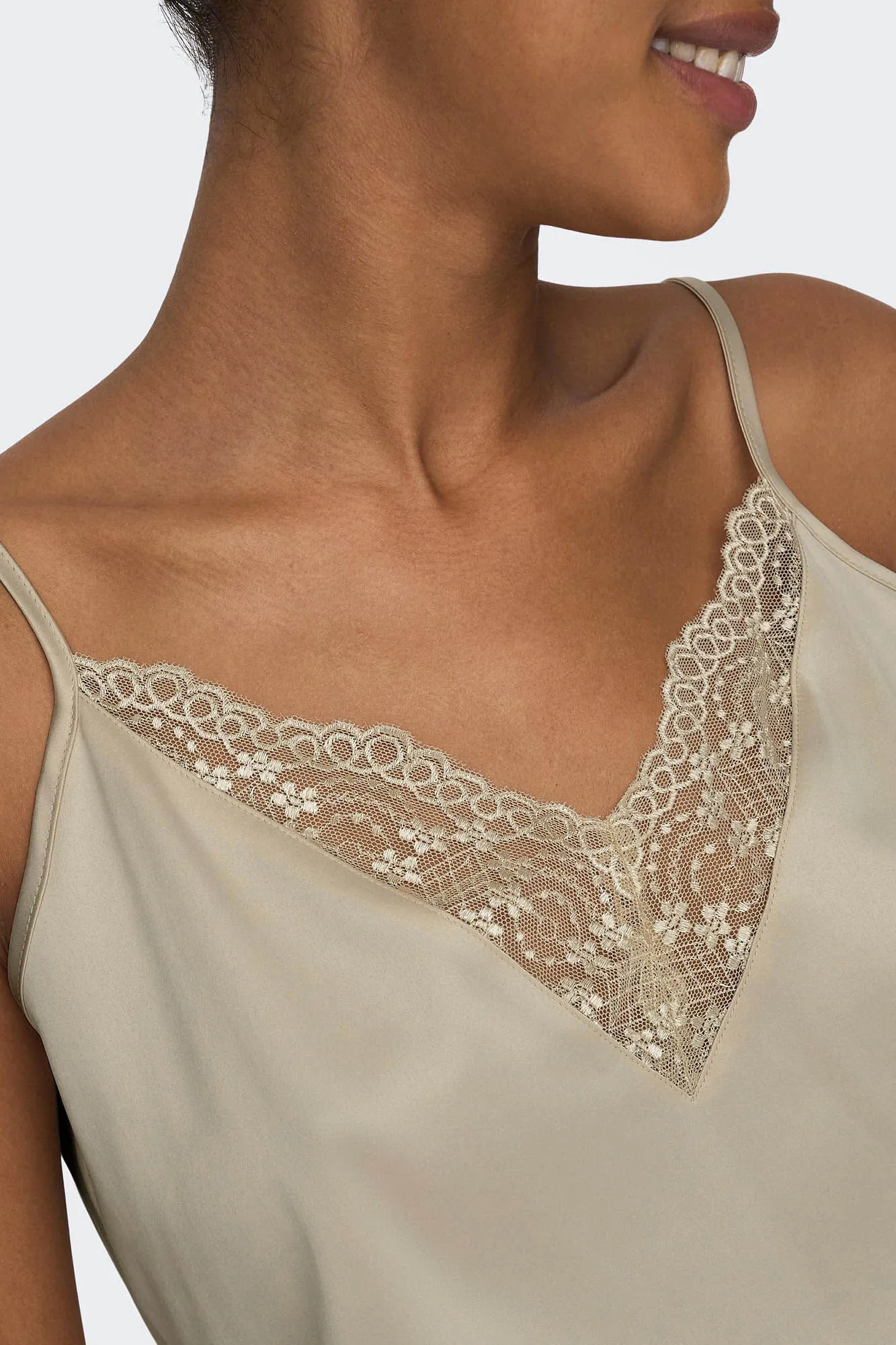 Only Top lencero de tirantes con encaje