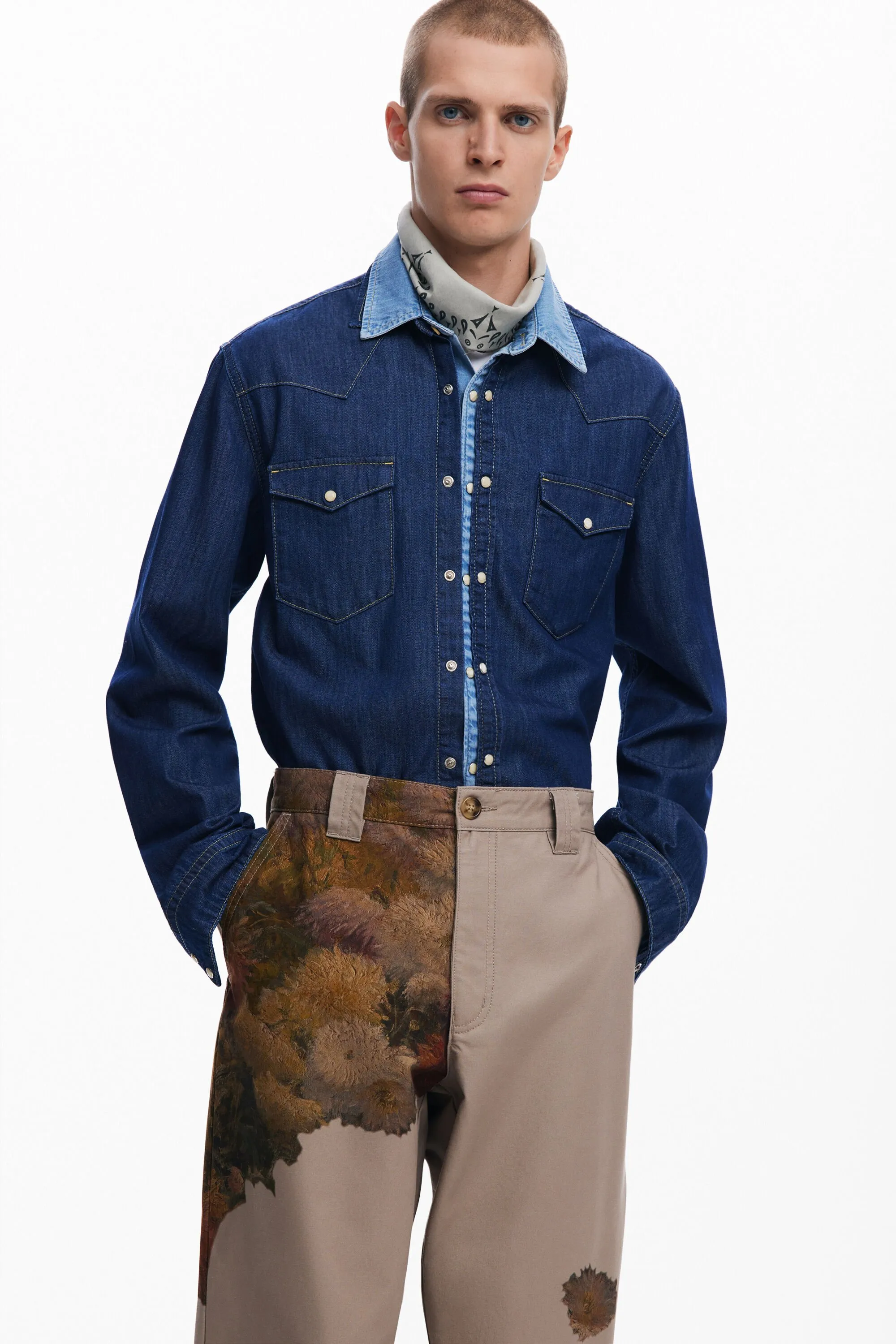 Pantalón estampado flores