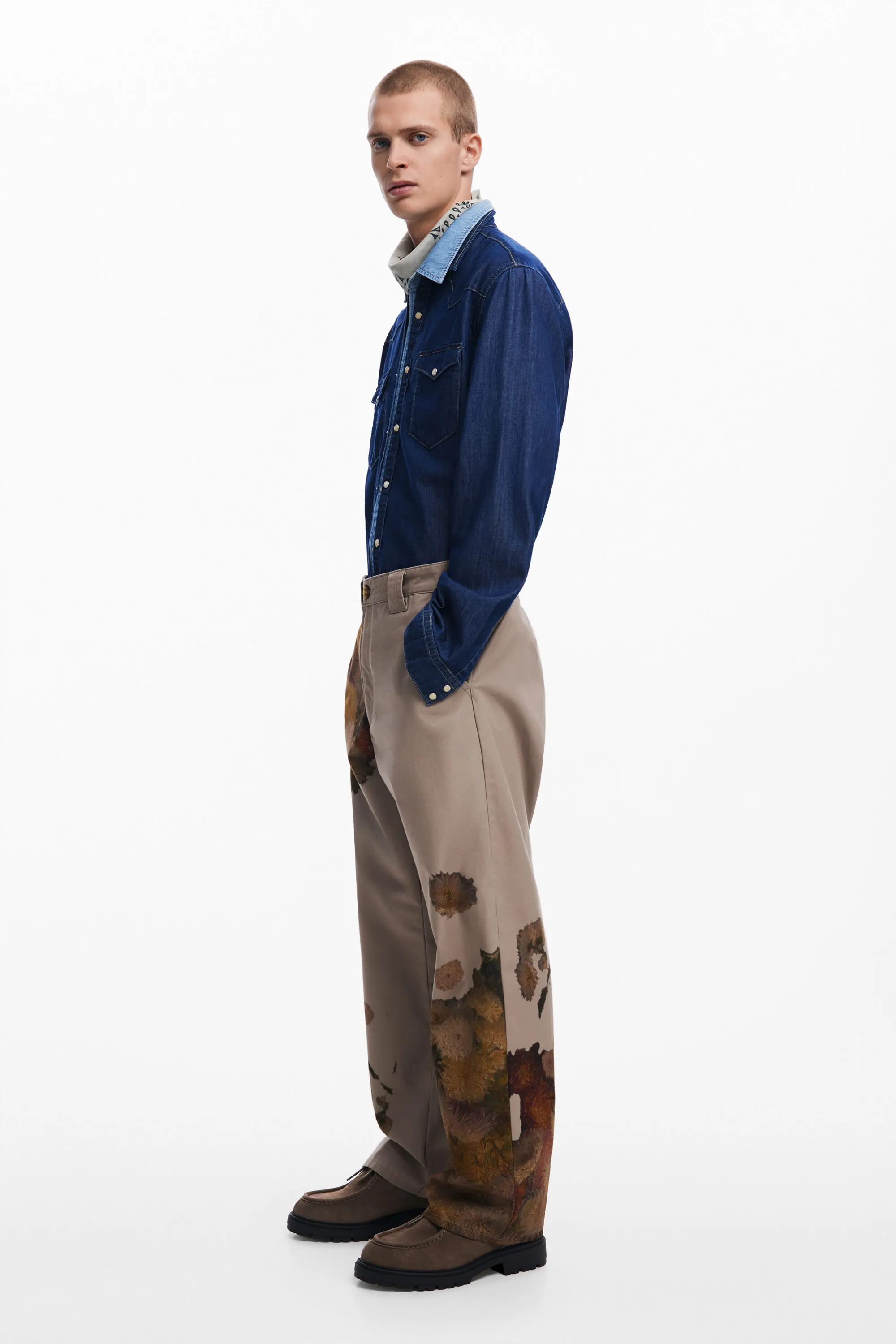 Pantalón estampado flores