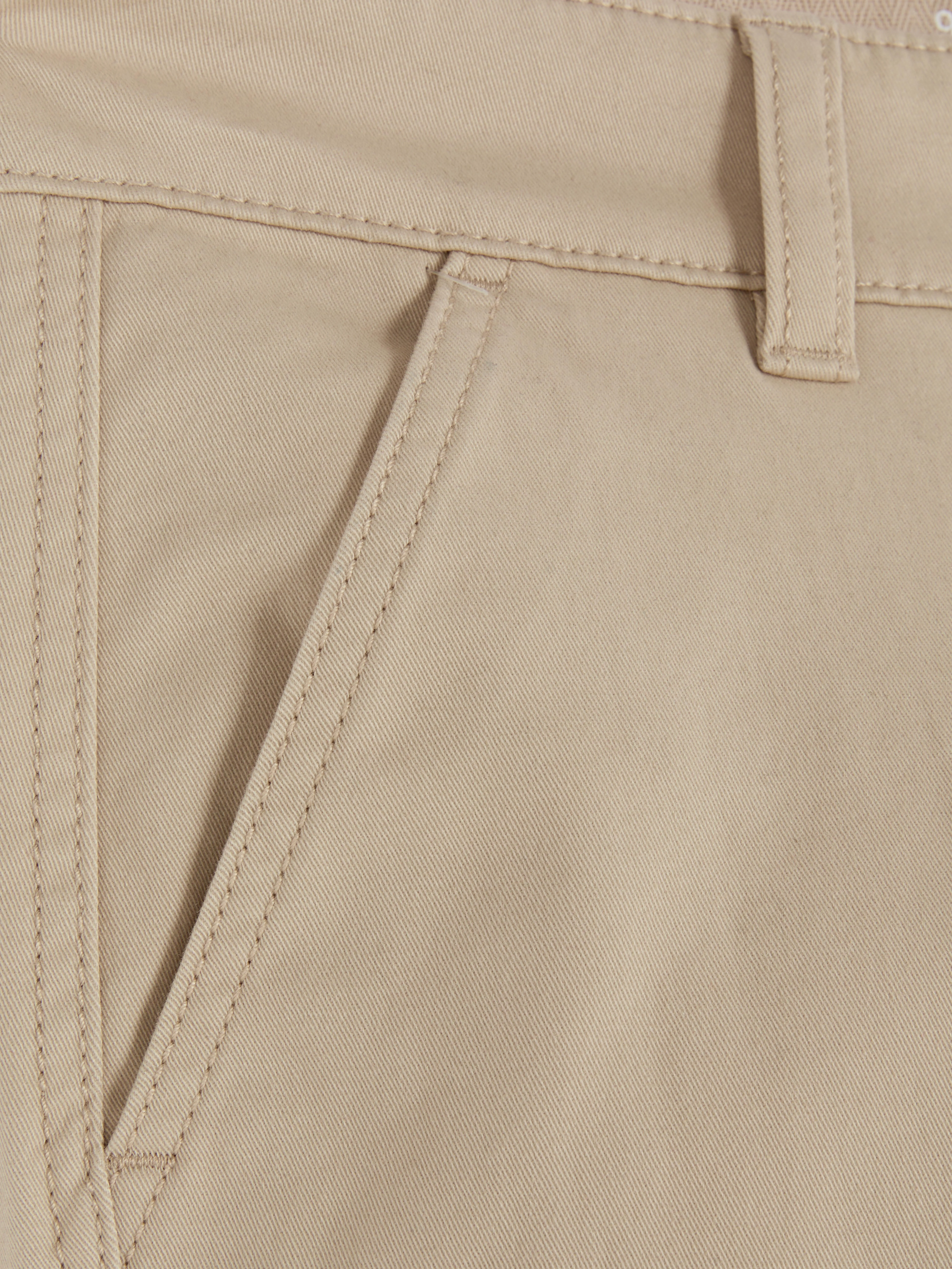Pantalones chinos de corte recto