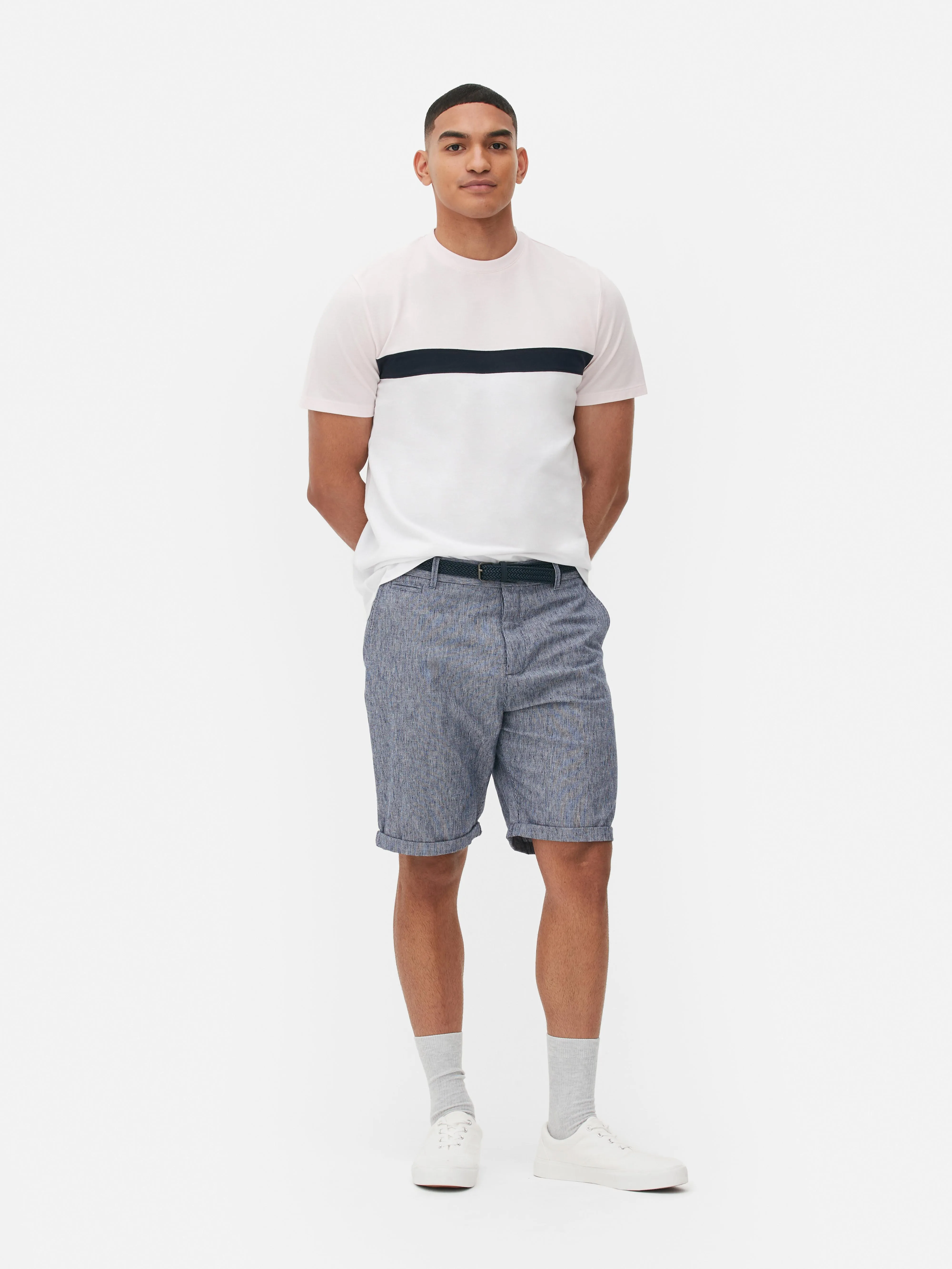 Pantalones cortos chinos con cinturón con lino